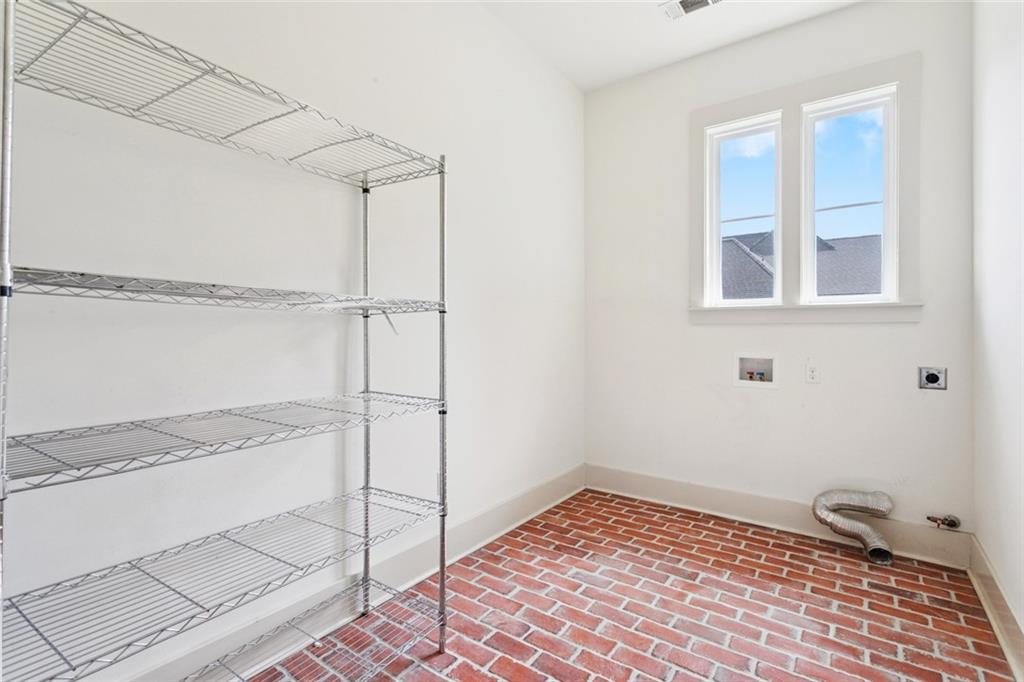 Covington, Louisiana, 70433, United States, 4 Bedrooms Bedrooms, ,3 BathroomsBathrooms,Residential,For Sale,1885201