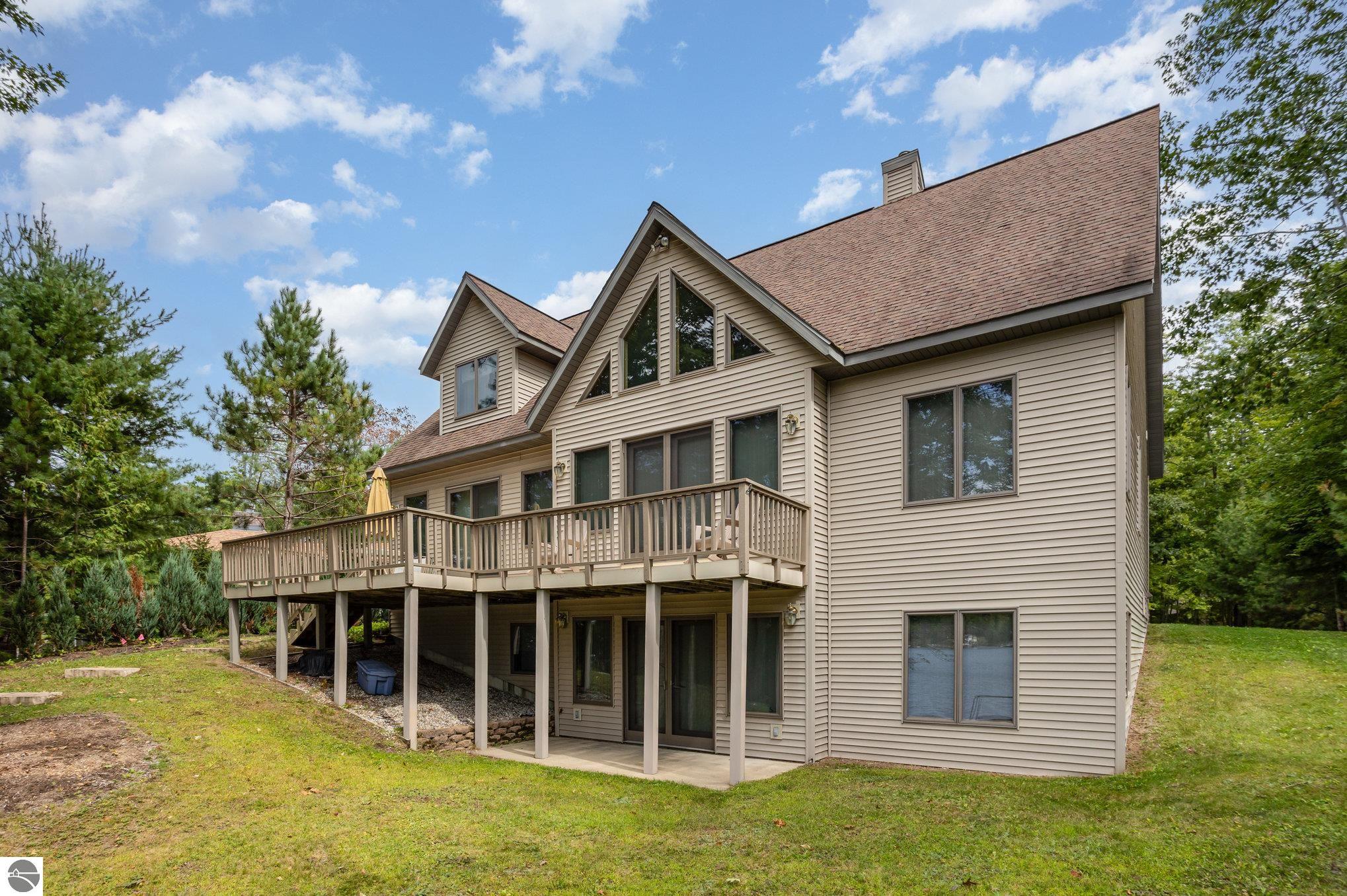 Harrison, Michigan, 48625, United States, 5 Bedrooms Bedrooms, ,4 BathroomsBathrooms,Residential,For Sale,1990816