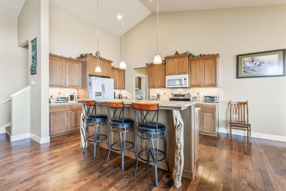 Prineville, Oregon, 97754, United States, 3 Bedrooms Bedrooms, ,3 BathroomsBathrooms,Residential,For Sale,1804823