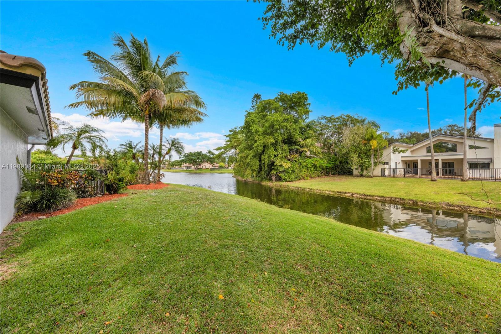 Coral Springs, Florida, 33071, United States, 4 Bedrooms Bedrooms, ,3 BathroomsBathrooms,Residential,For Sale,1987746