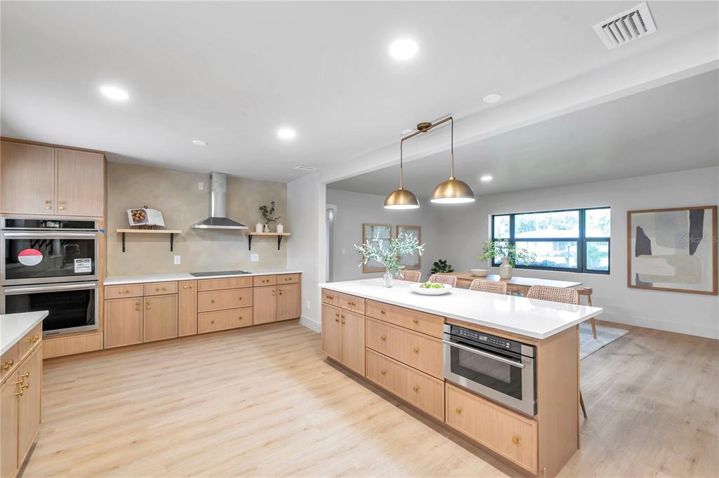Tampa, Florida, 33629, United States, 4 Bedrooms Bedrooms, ,3 BathroomsBathrooms,Residential,For Sale,1906896