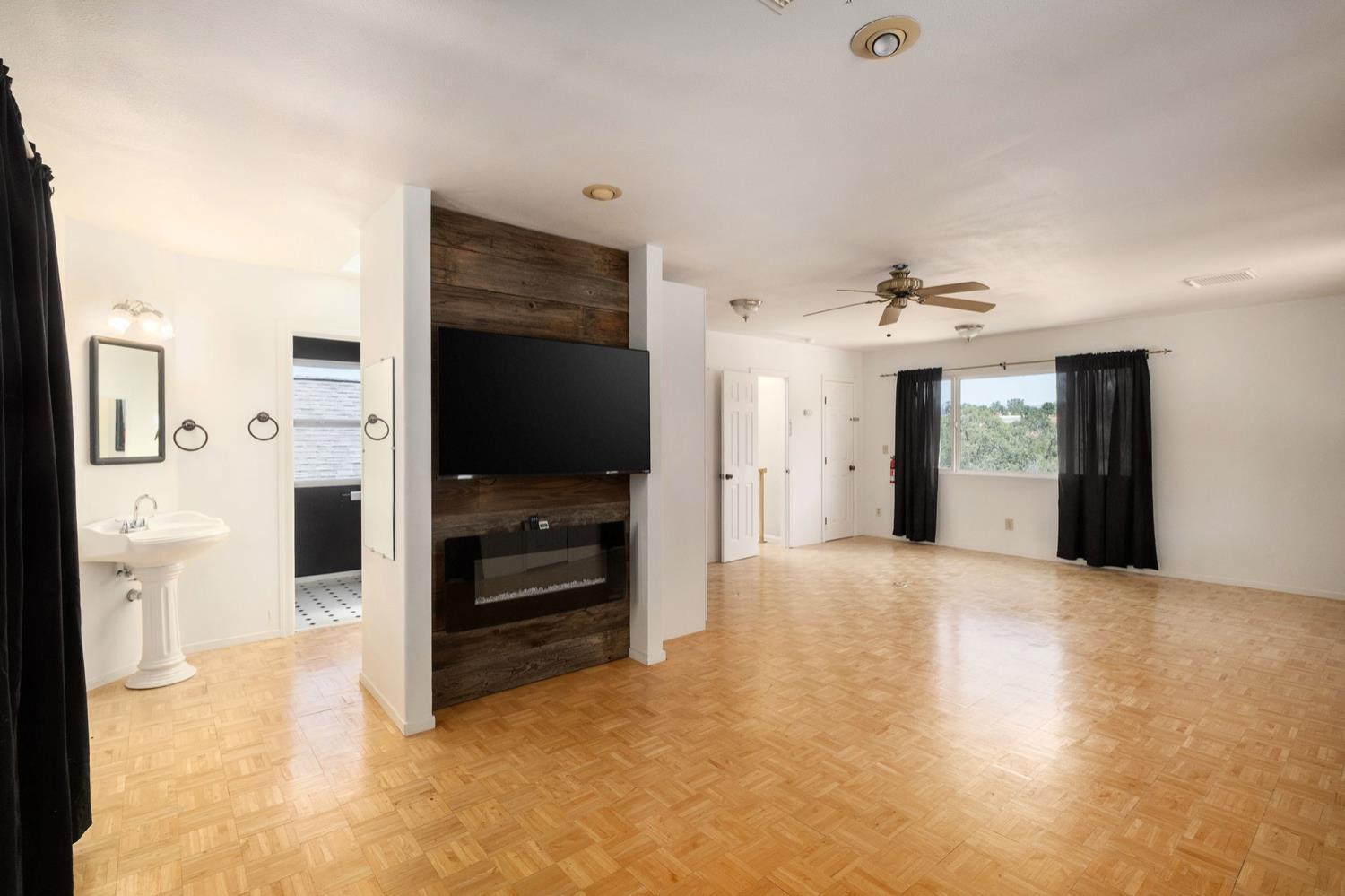 Raymond, California, 93653, United States, 3 Bedrooms Bedrooms, ,3 BathroomsBathrooms,Residential,For Sale,2048178