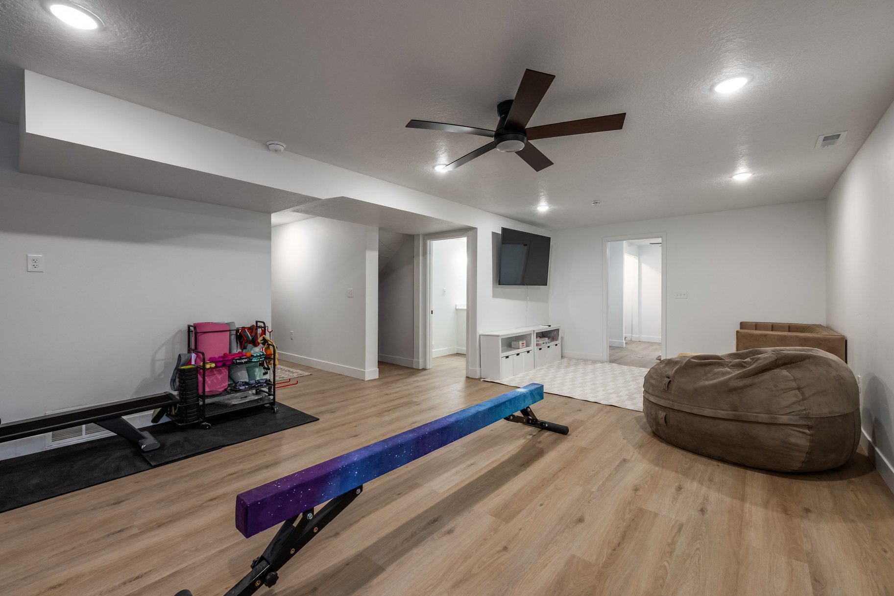  Better Than New Construction in Eagle Mountain, 2-Story with Finished Basement - 物件實景