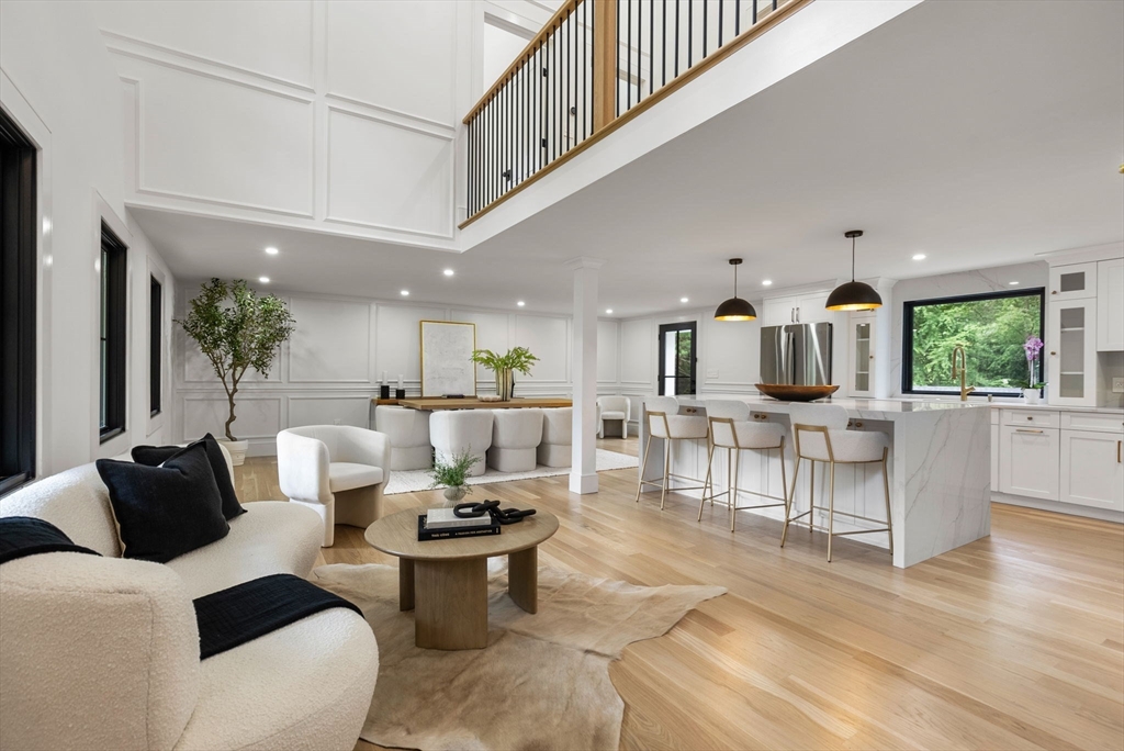 Hopkinton, Massachusetts, 01748, United States, 5 Bedrooms Bedrooms, ,4 BathroomsBathrooms,Residential,For Sale,1947956