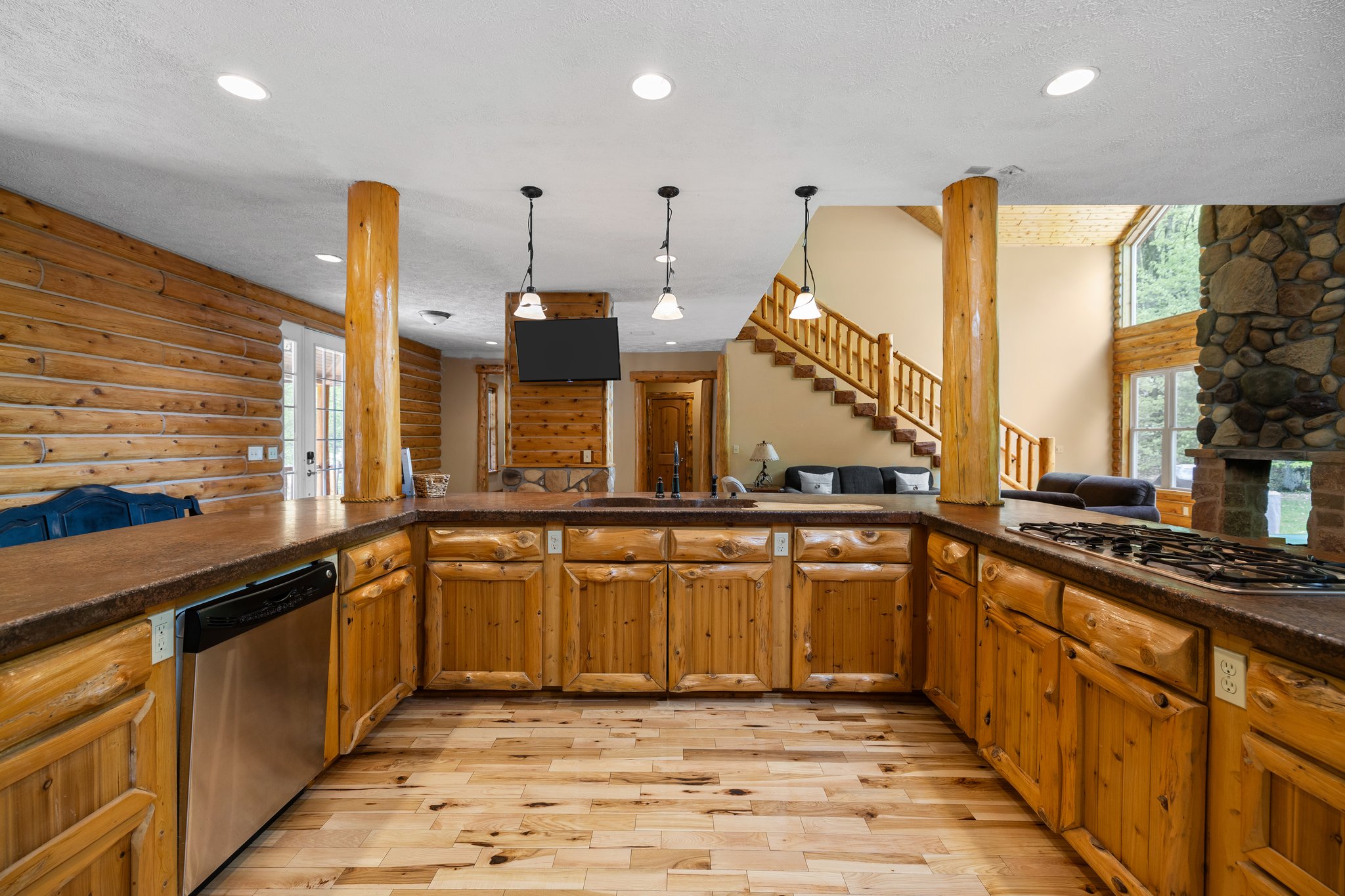 Bellaire, Michigan, 49615, United States, 5 Bedrooms Bedrooms, ,4 BathroomsBathrooms,Residential,For Sale,1826987