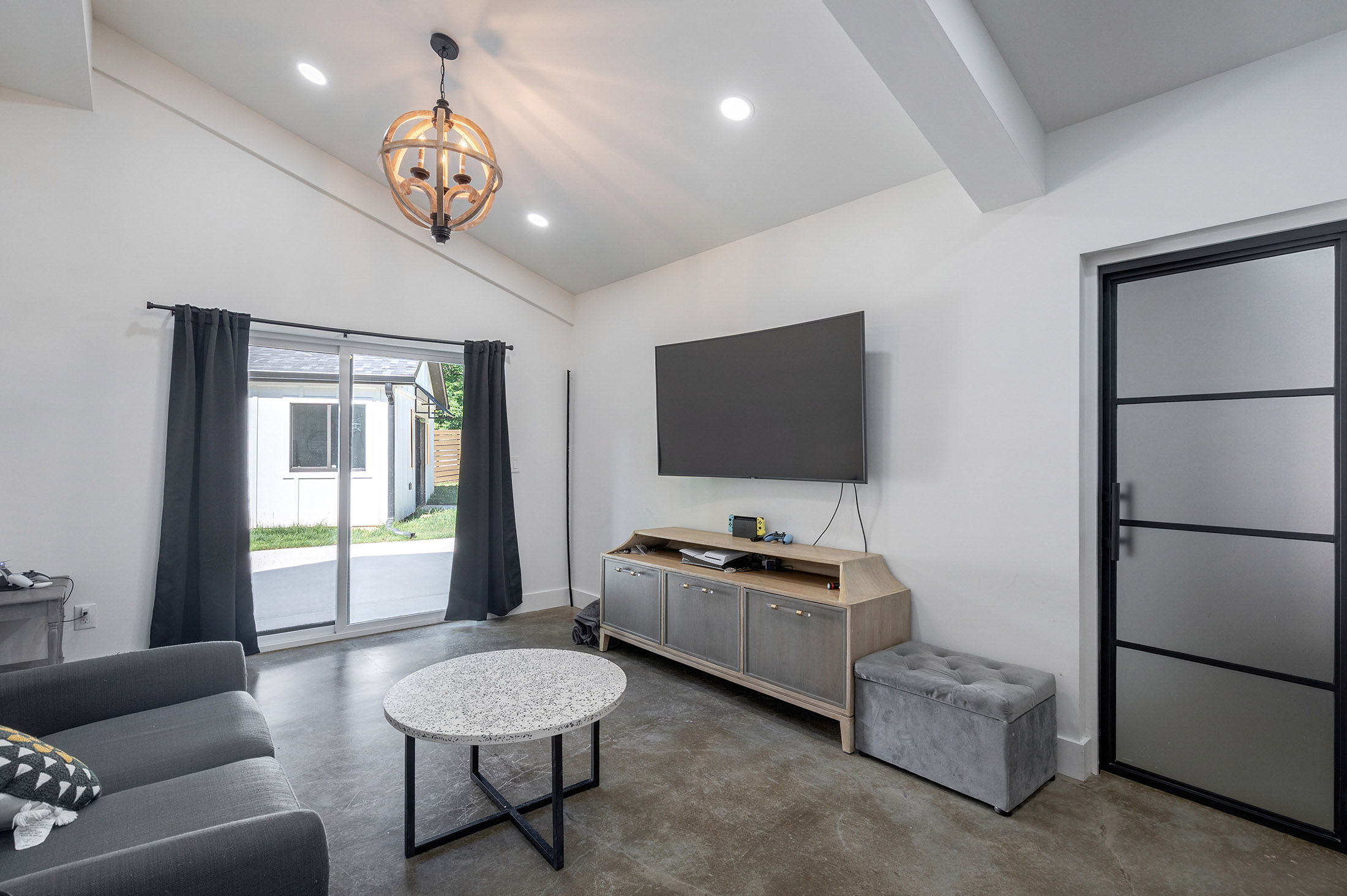  Fully Renovated Estate Blends Luxury, Flexibility & Resort-Style Living - 物件實景