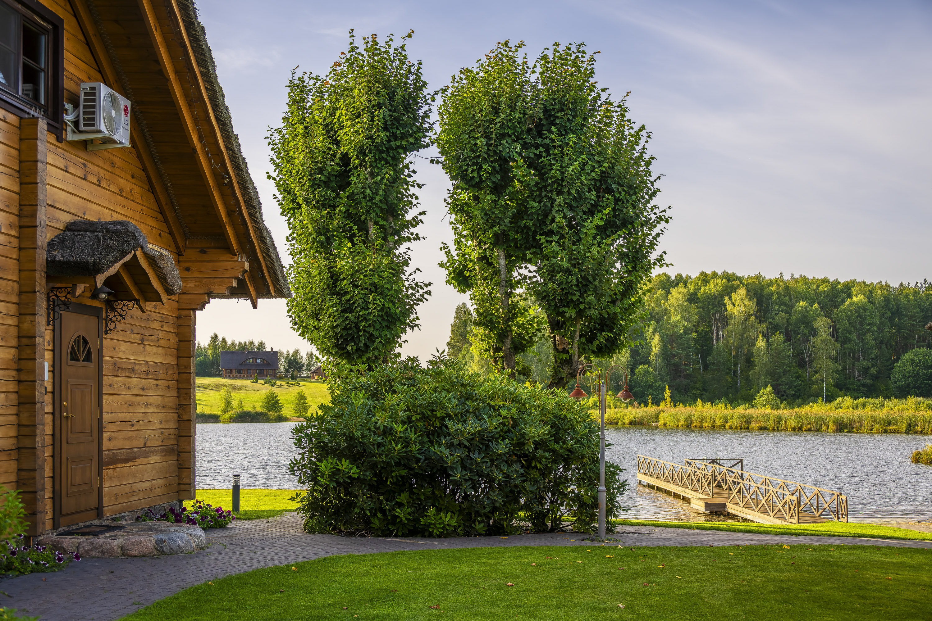  Romantic family homestead with a long lakeside - 物件實景
