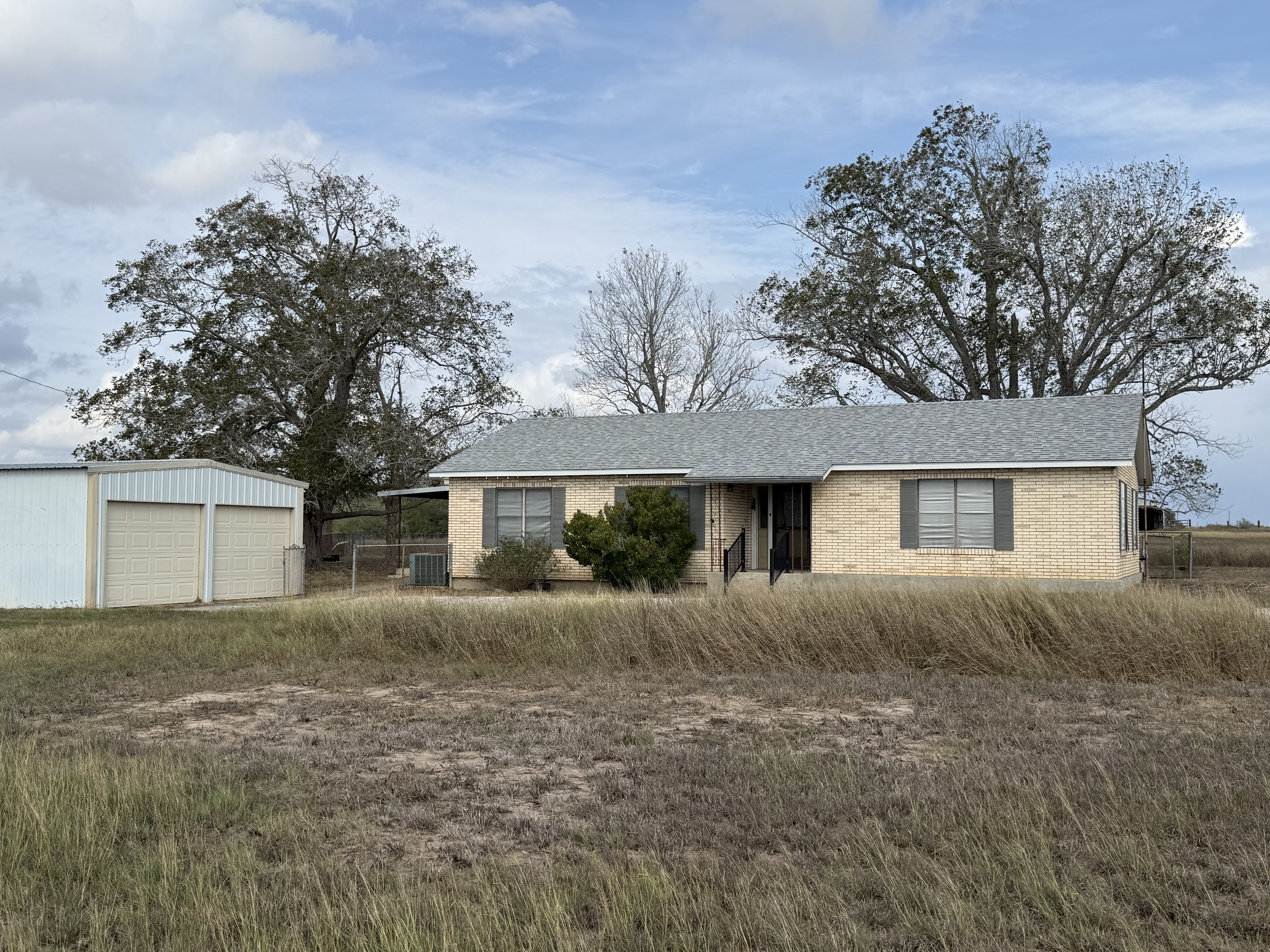 Runge, Texas, 78151, United States, 3 Bedrooms Bedrooms, ,2 BathroomsBathrooms,Residential,For Sale,1996621