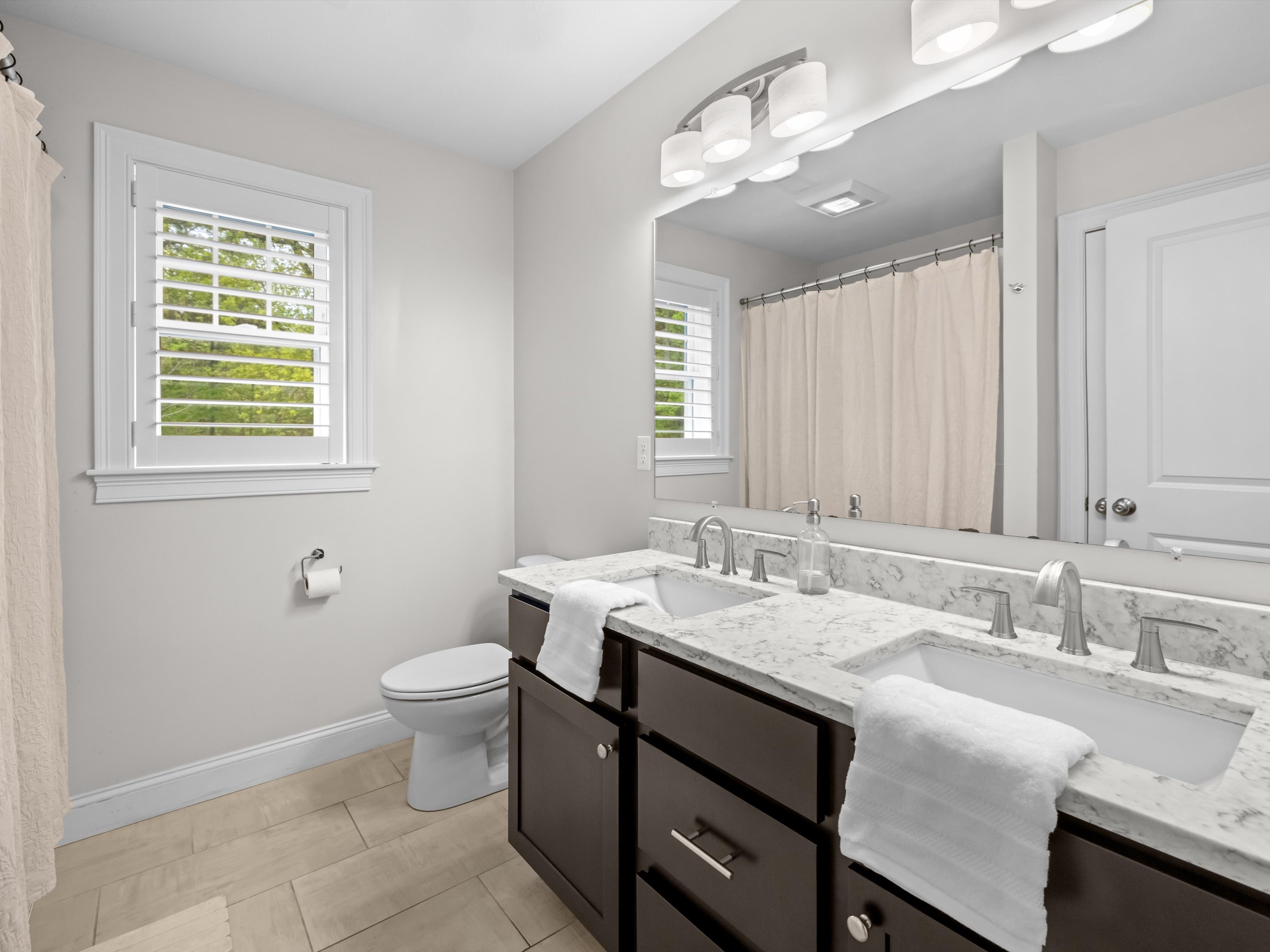  14 Spring Street, Hopkinton, MA 01748 - 物件實景