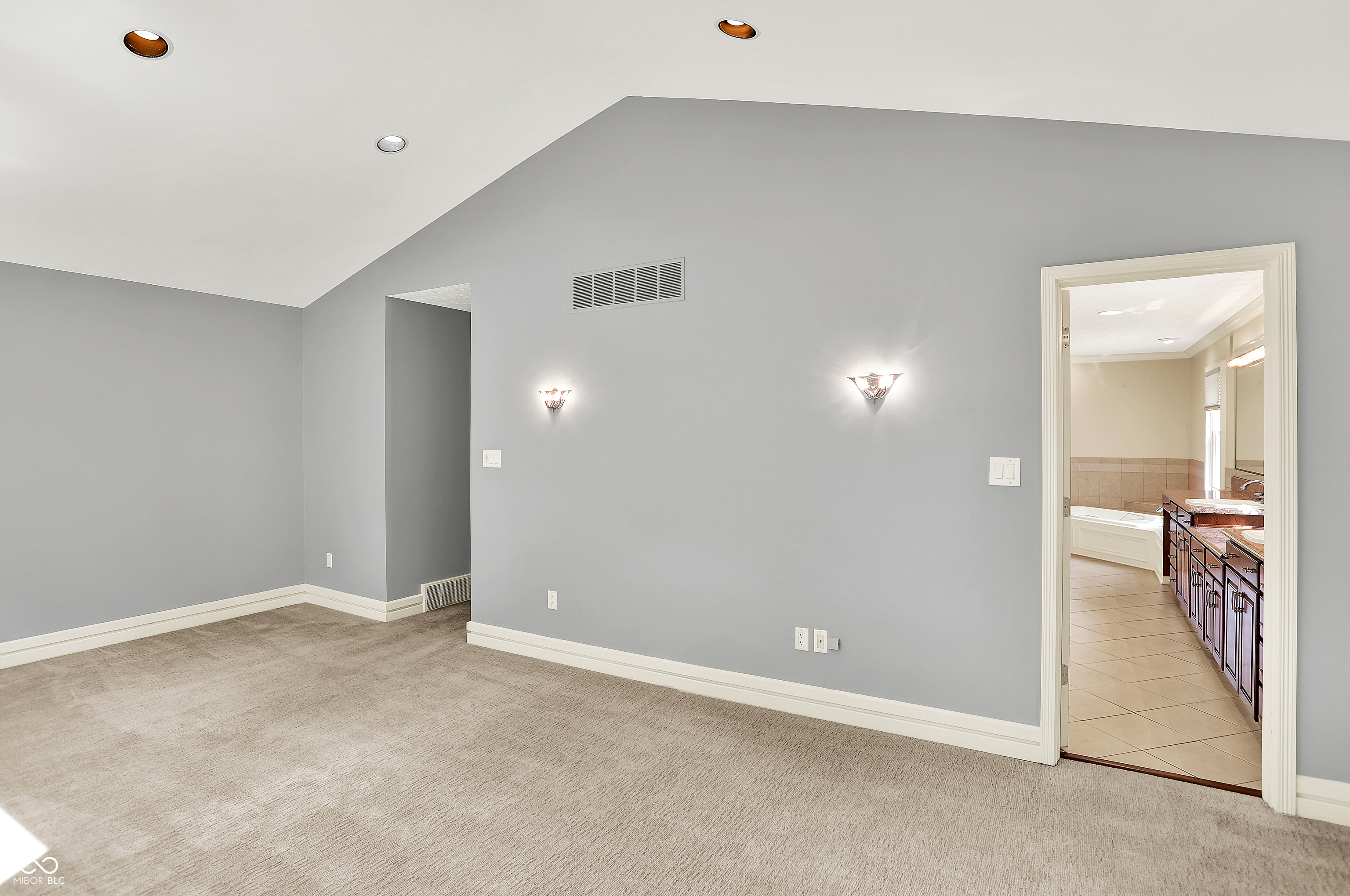 Carmel, Indiana, 46290, United States, 5 Bedrooms Bedrooms, ,4 BathroomsBathrooms,Residential,For Sale,1920865