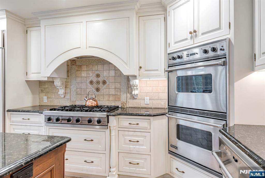 Tenafly, New Jersey, 07670, United States, 6 Bedrooms Bedrooms, ,5 BathroomsBathrooms,Residential,For Sale,1743574