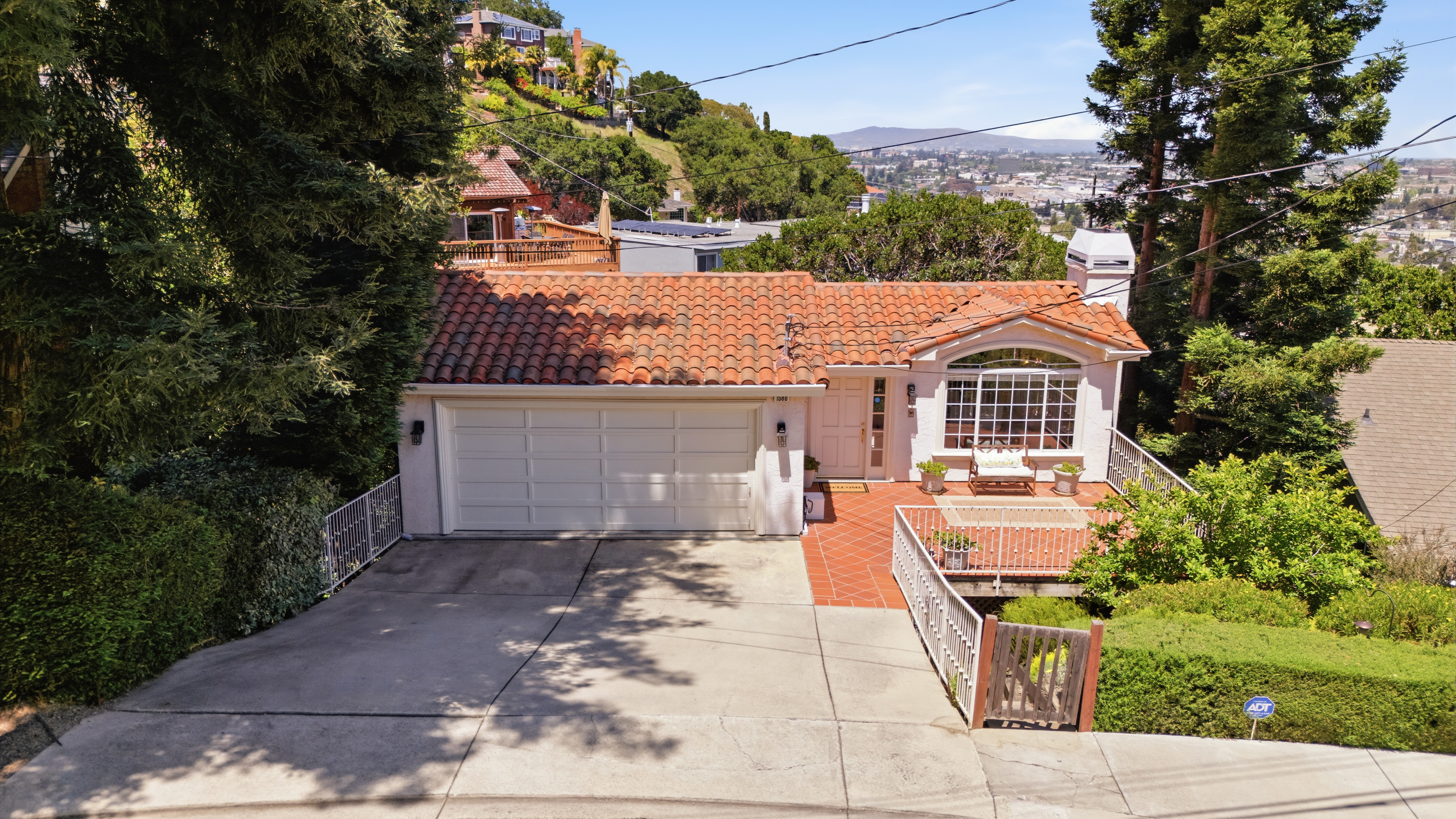  Prime Belmont Hills Home with Bay Views - 物件實景