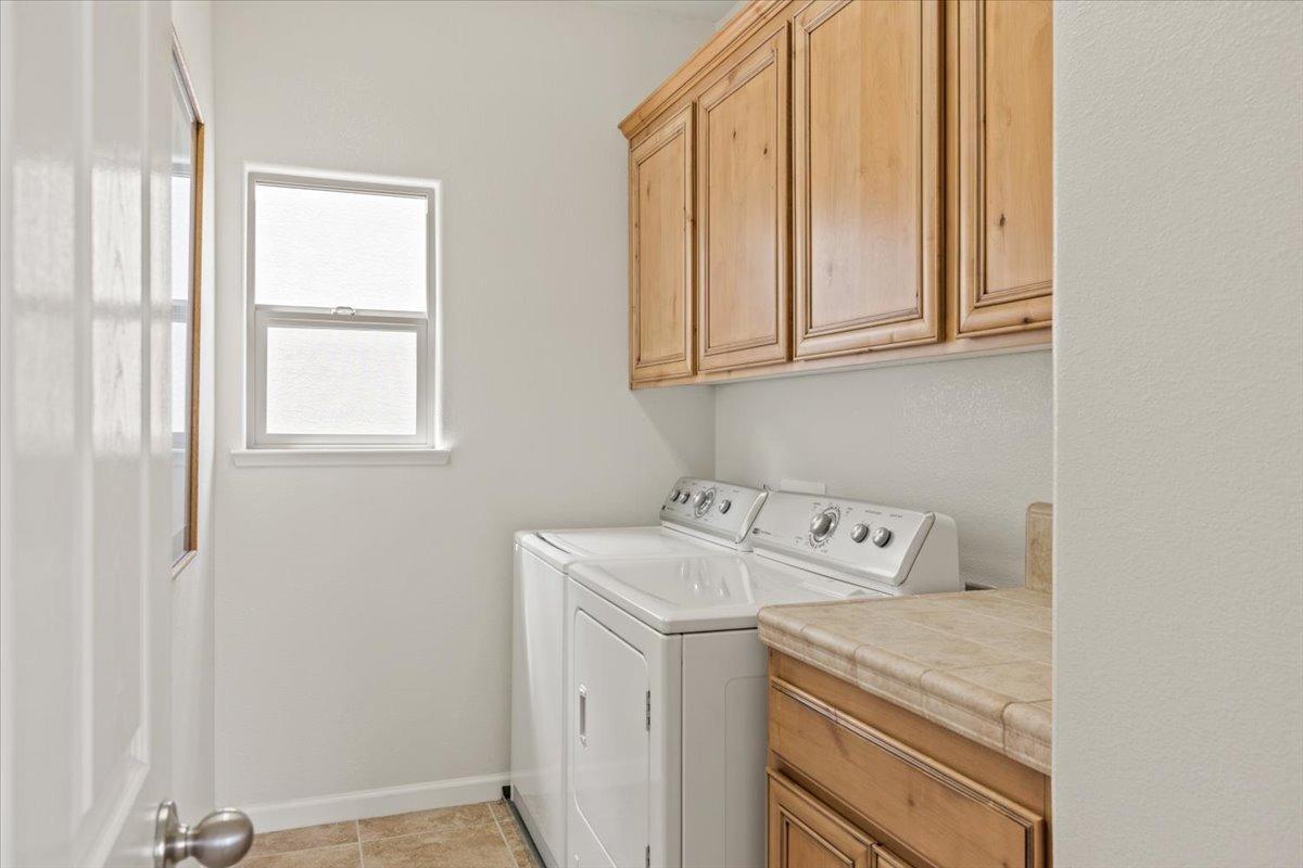 Roseville, California, 95747, United States, 4 Bedrooms Bedrooms, ,3 BathroomsBathrooms,Residential,For Sale,1928069