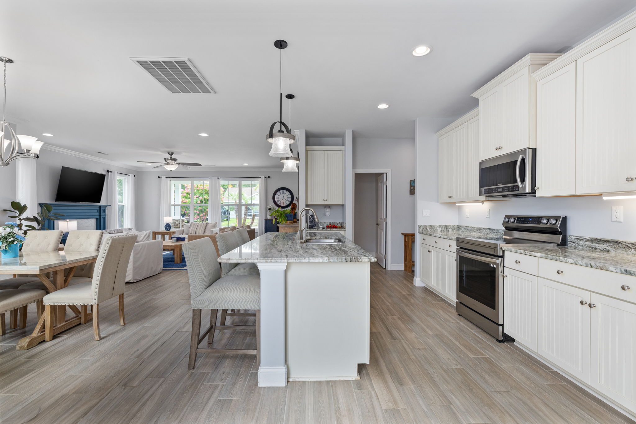 North Myrtle Beach, South Carolina, 29582, United States, 4 Bedrooms Bedrooms, ,3 BathroomsBathrooms,Residential,For Sale,1979525