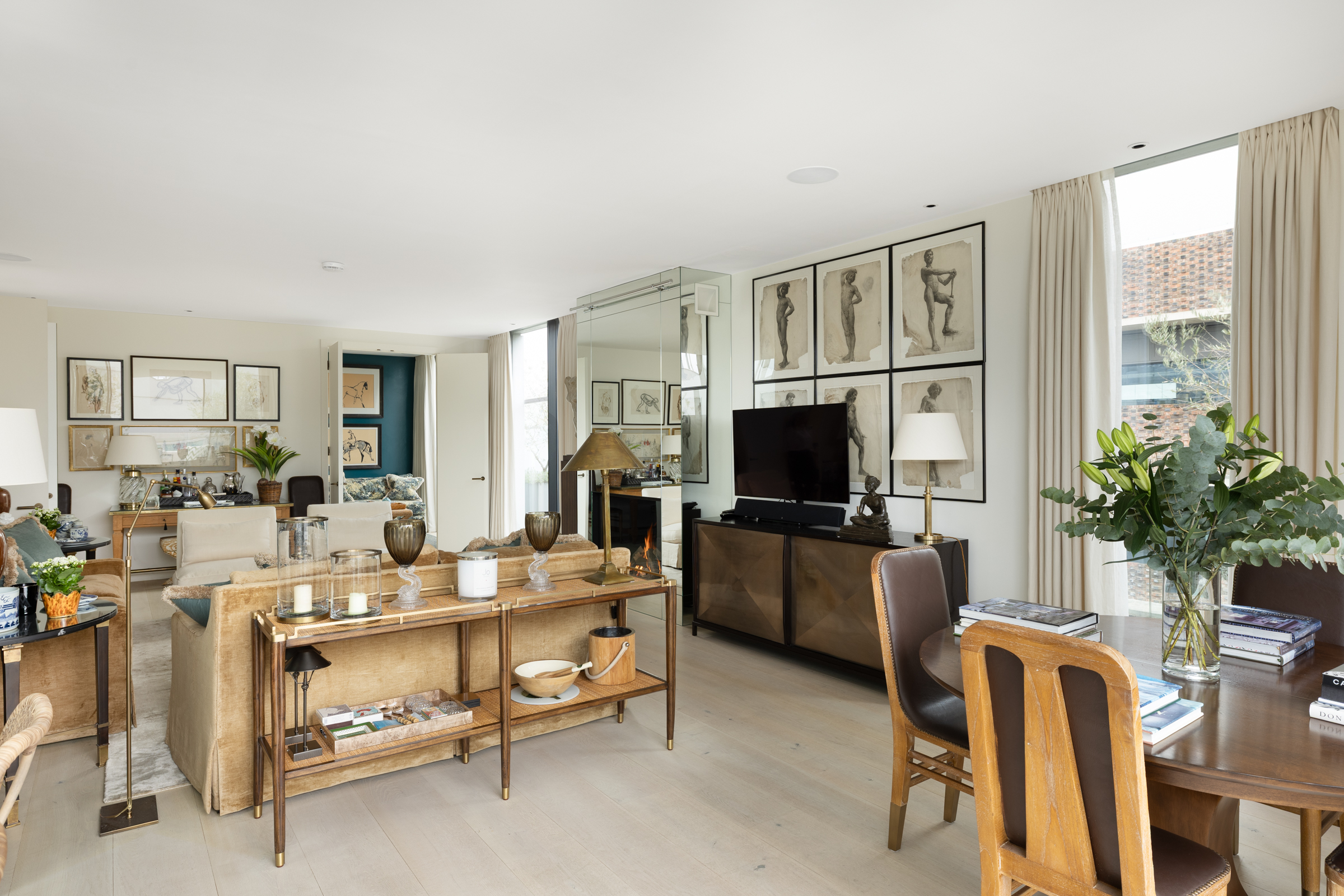  A Design-Led Penthouse with Wraparound Terraces - 物件實景
