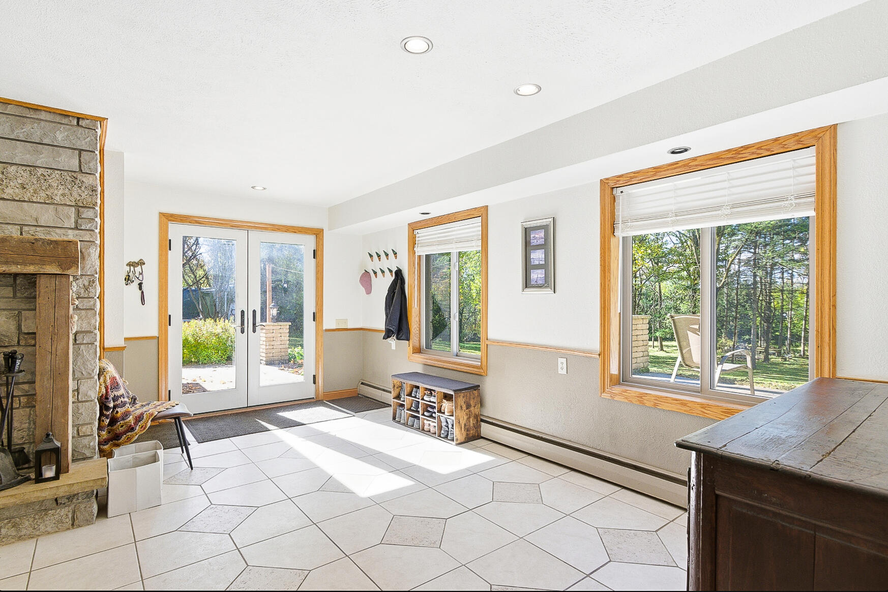 Jefferson, Wisconsin, 53549, United States, 4 Bedrooms Bedrooms, ,2 BathroomsBathrooms,Residential,For Sale,1973075