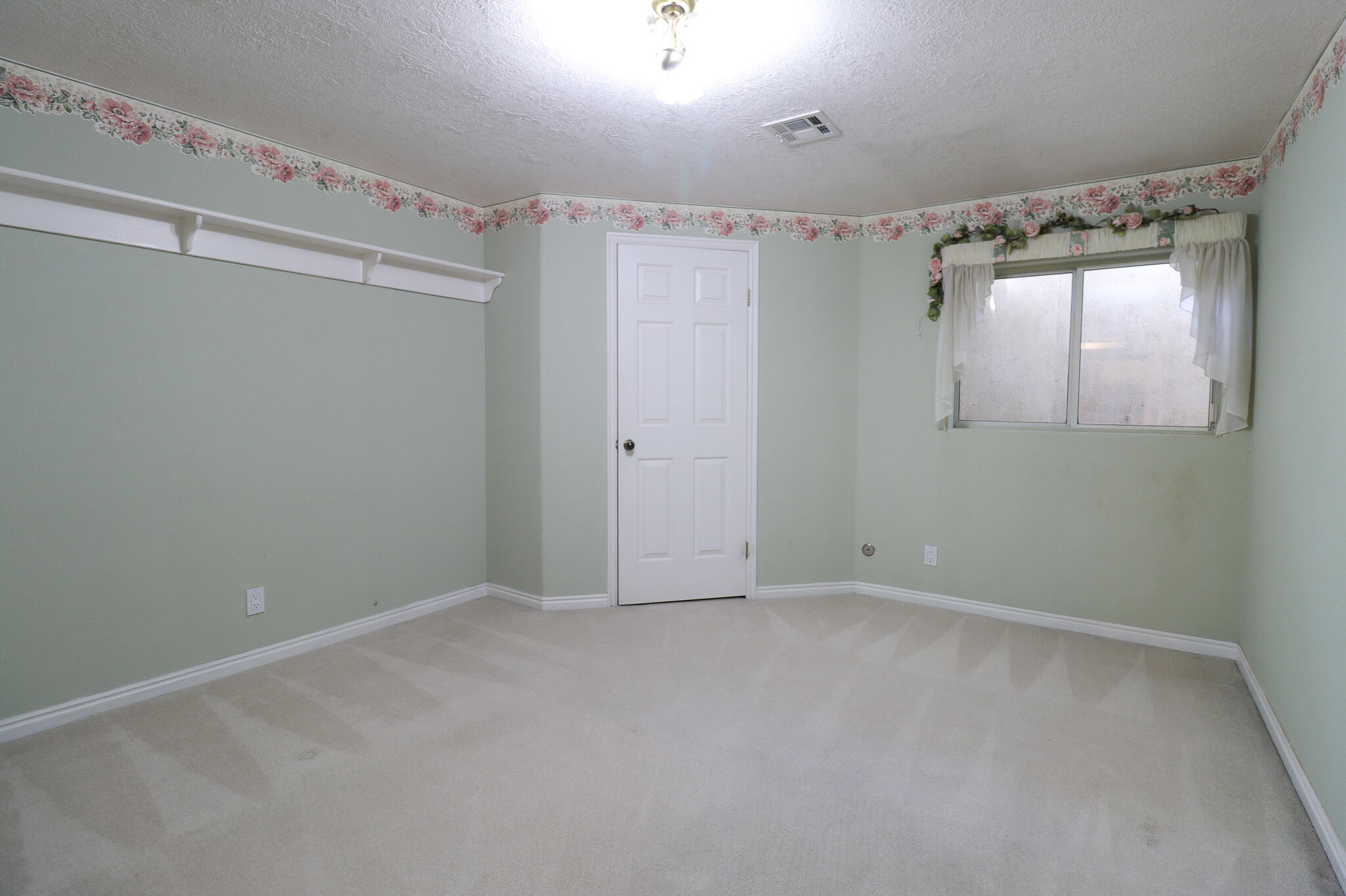 St George, Utah, 84790, United States, 6 Bedrooms Bedrooms, ,Residential,For Sale,1839961
