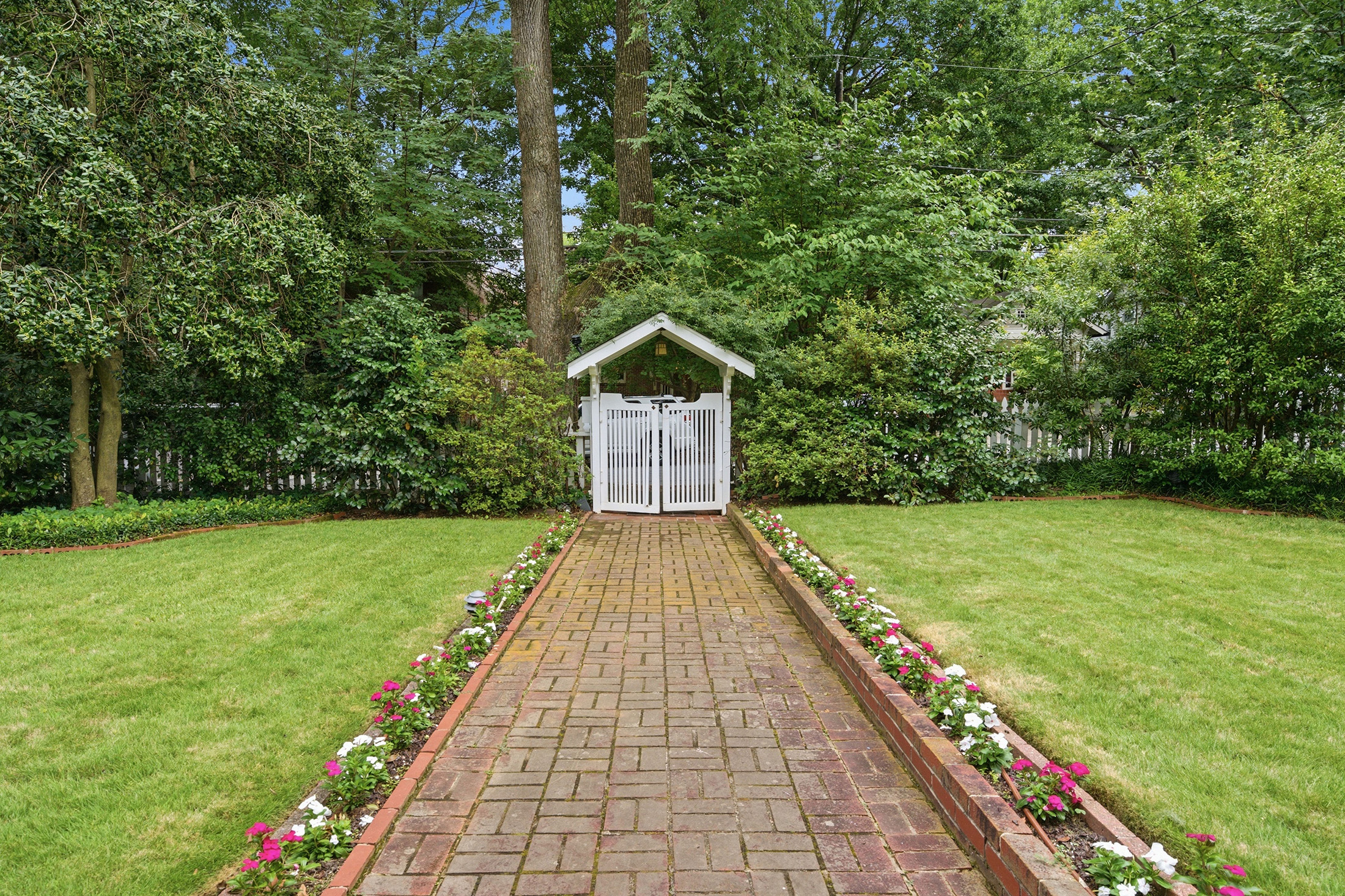  Enchanting 1920s Craftsman in an Ideal Virginia Highlands Location - 物件實景