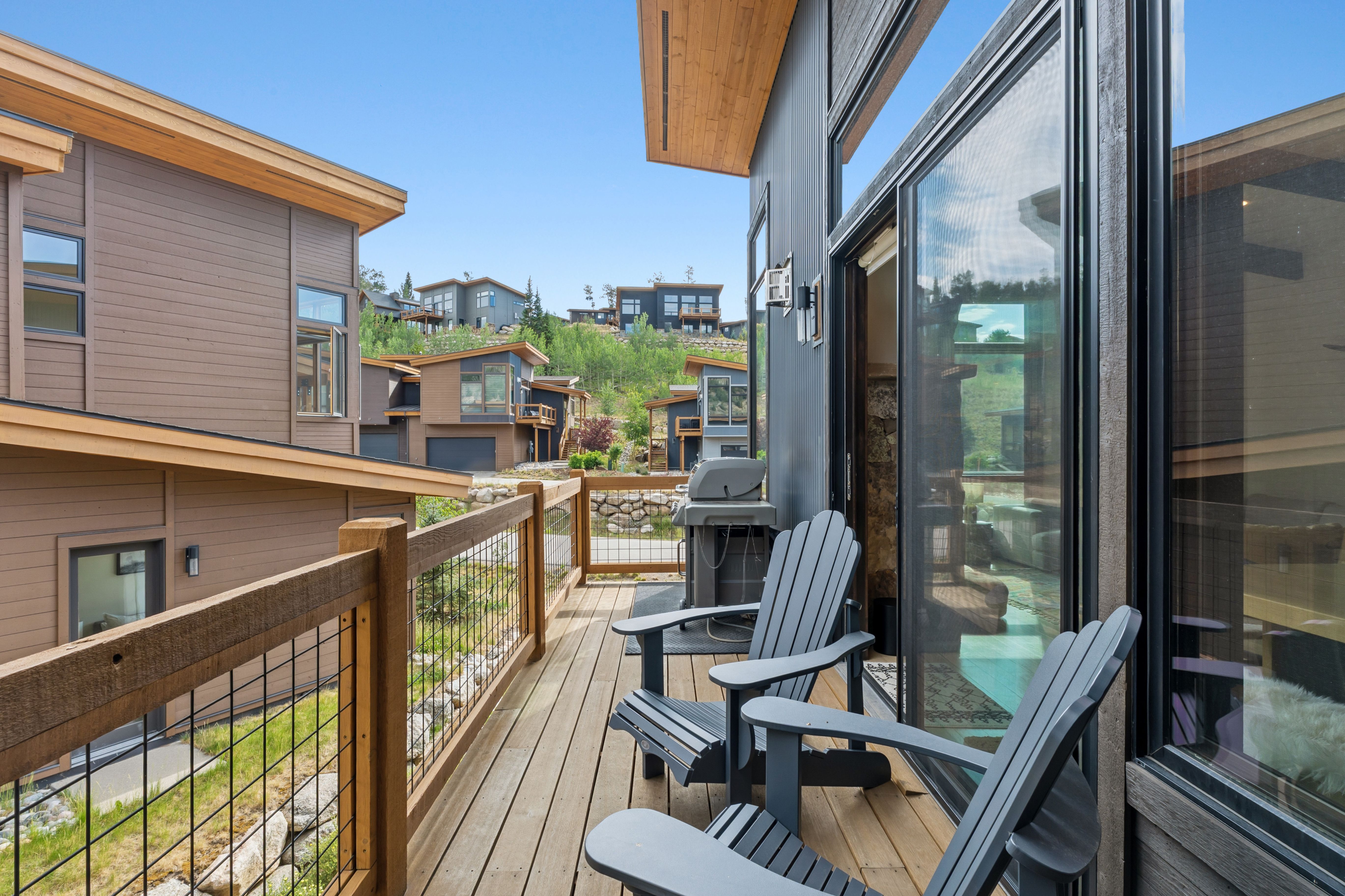  Beautifully Furnished Duplex in Highly Sought After Summit Sky Ranch Community - 物件實景