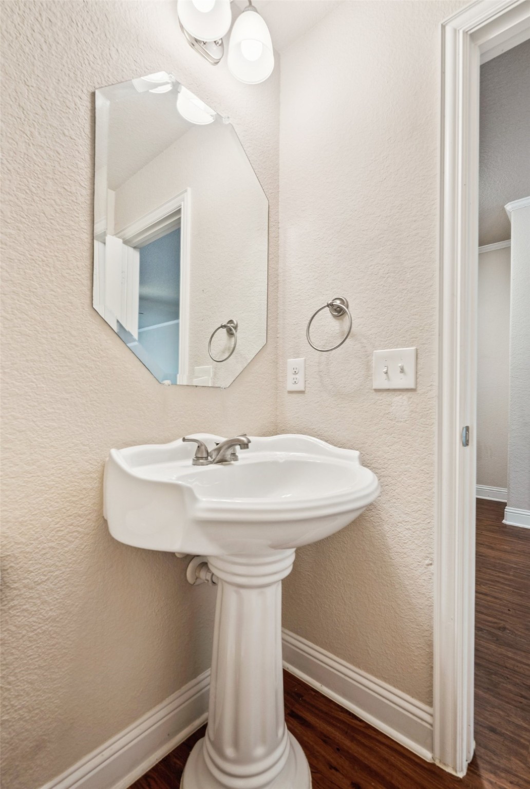 Little Elm, Texas, 75068, United States, 6 Bedrooms Bedrooms, ,6 BathroomsBathrooms,Residential,For Sale,1941965