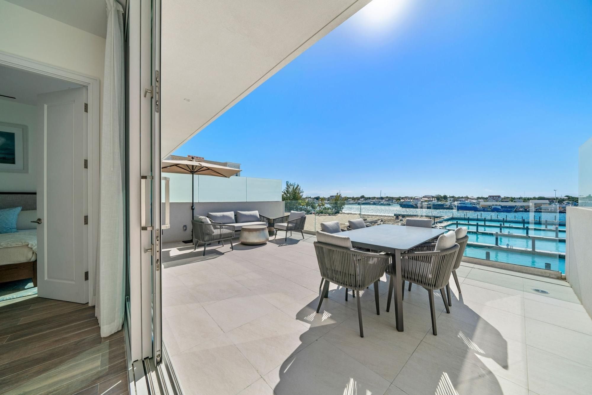  Penthouse Residence with Panoramic Views - 物件實景
