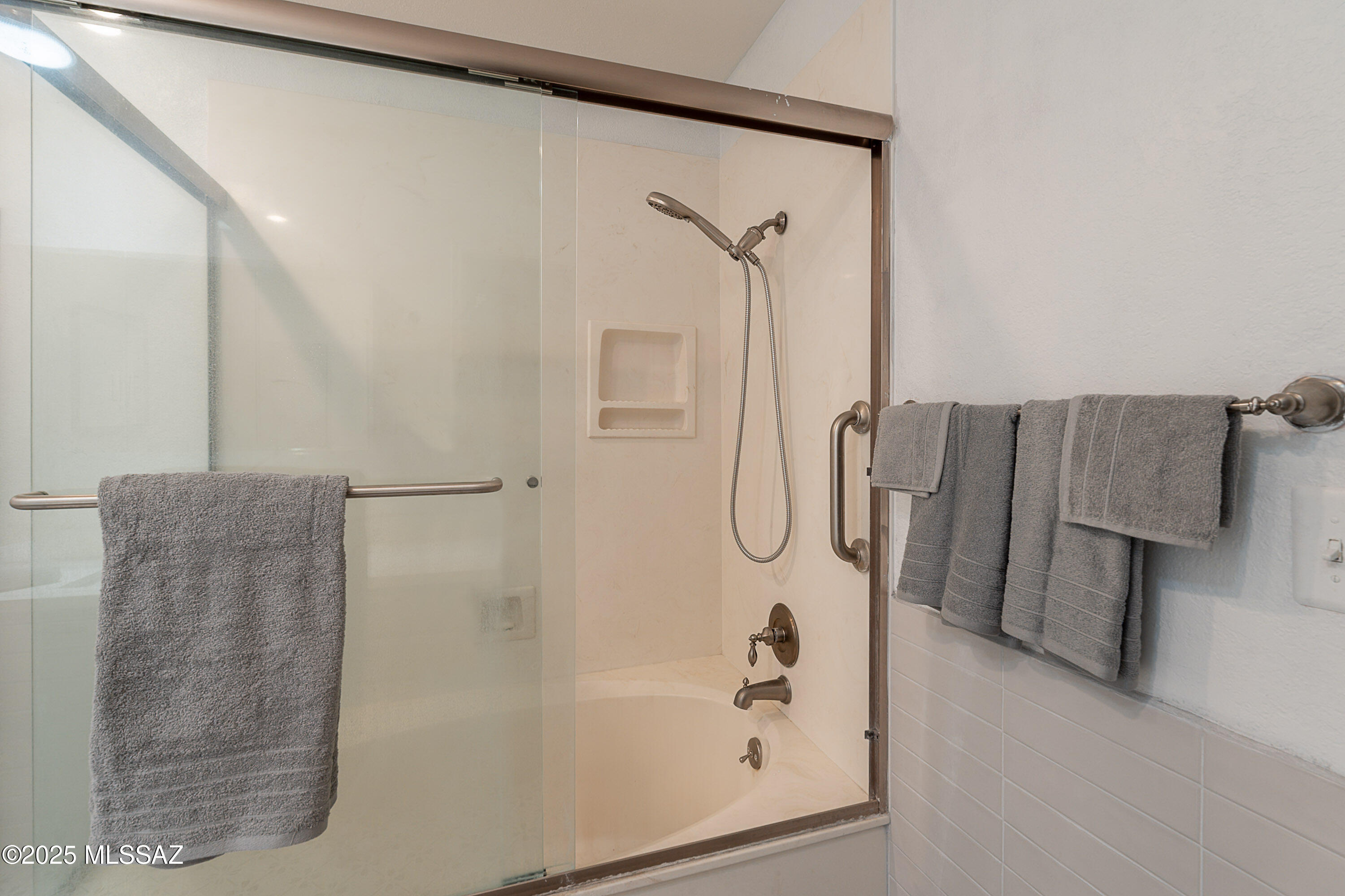 Tucson, Arizona, 85745, United States, 3 Bedrooms Bedrooms, ,2 BathroomsBathrooms,Residential,For Sale,1857796