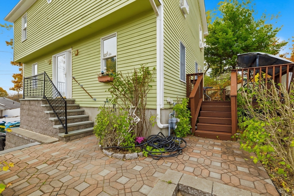 Lowell, Massachusetts, 01852, United States, 3 Bedrooms Bedrooms, ,3 BathroomsBathrooms,Residential,For Sale,2001570