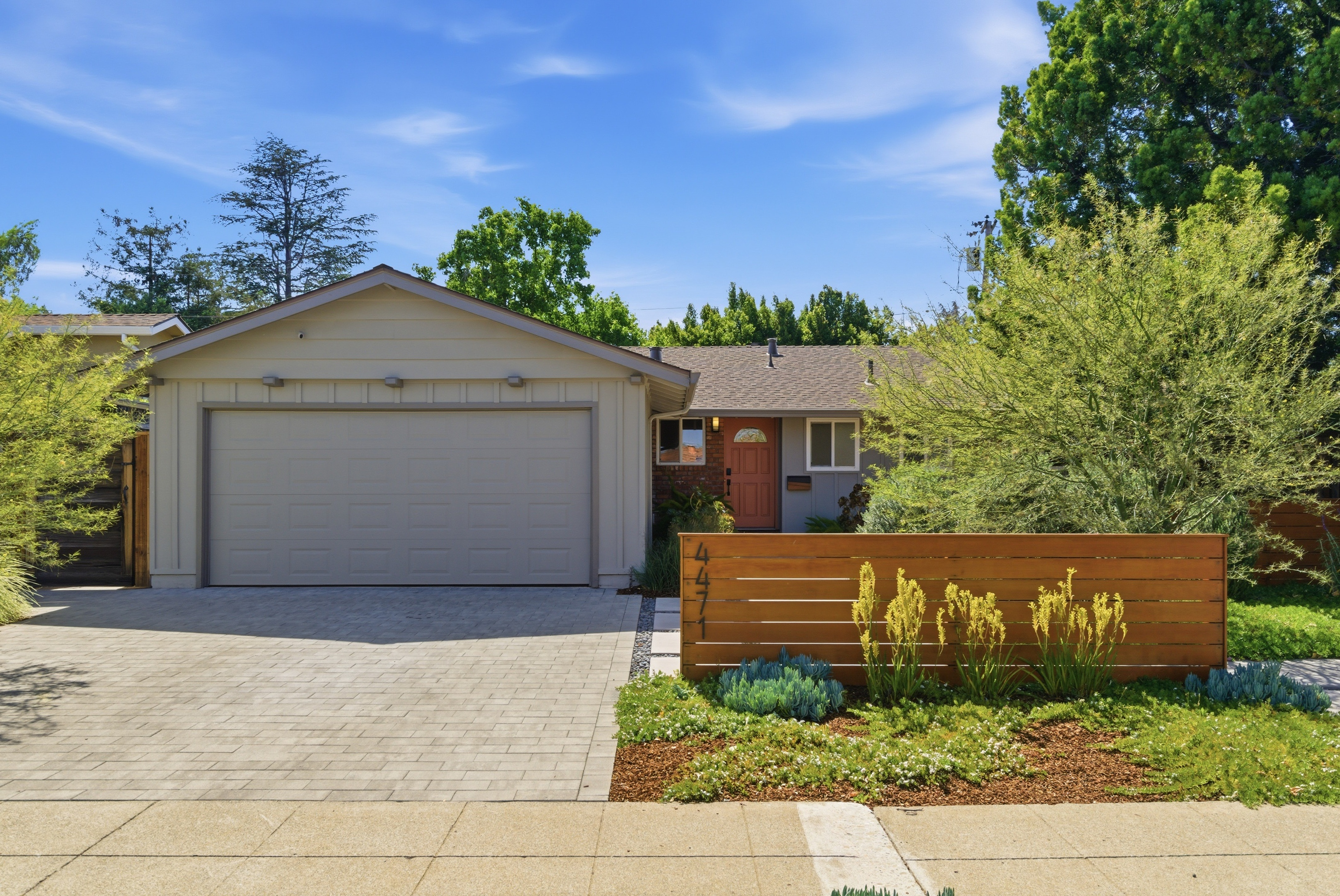  Private, Stylishly Updated Home in Prime Cambrian Location - 物件實景