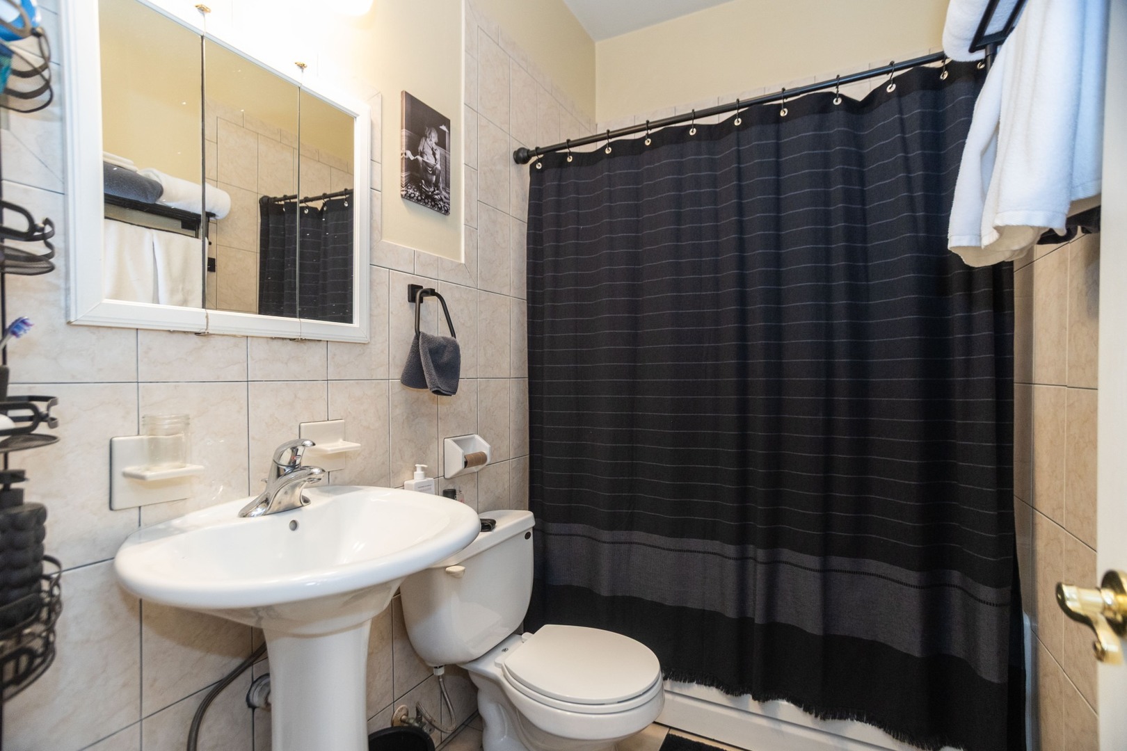 Chicago, Illinois, 60622, United States, 3 Bedrooms Bedrooms, ,3 BathroomsBathrooms,Residential,For Sale,2049281