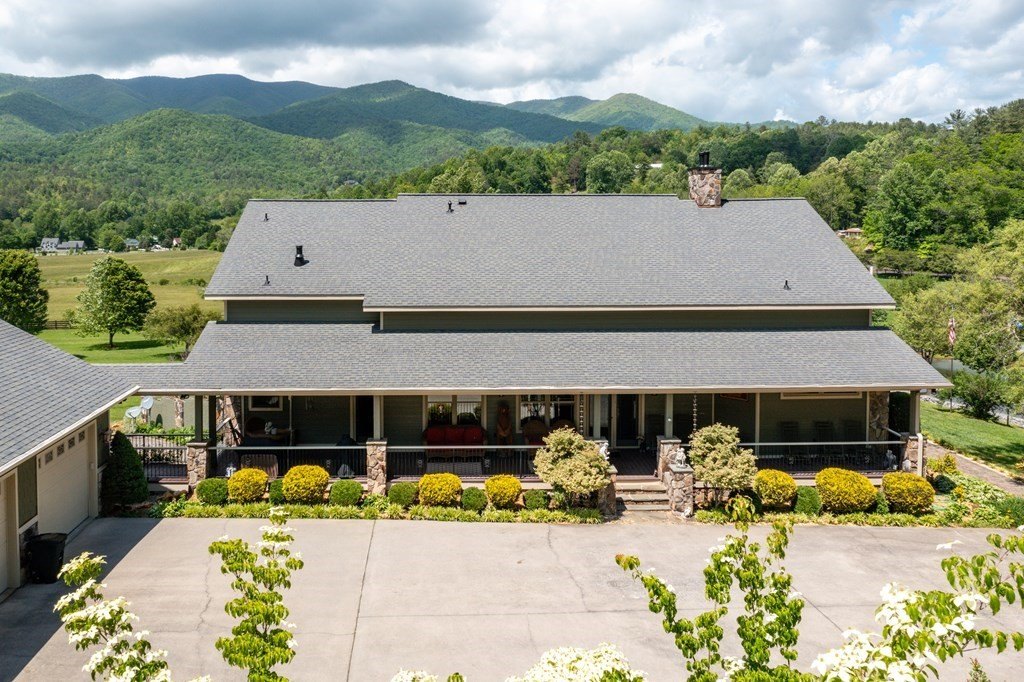 Hayesville, North Carolina, 28904, United States, 4 Bedrooms Bedrooms, ,4 BathroomsBathrooms,Residential,For Sale,1879650