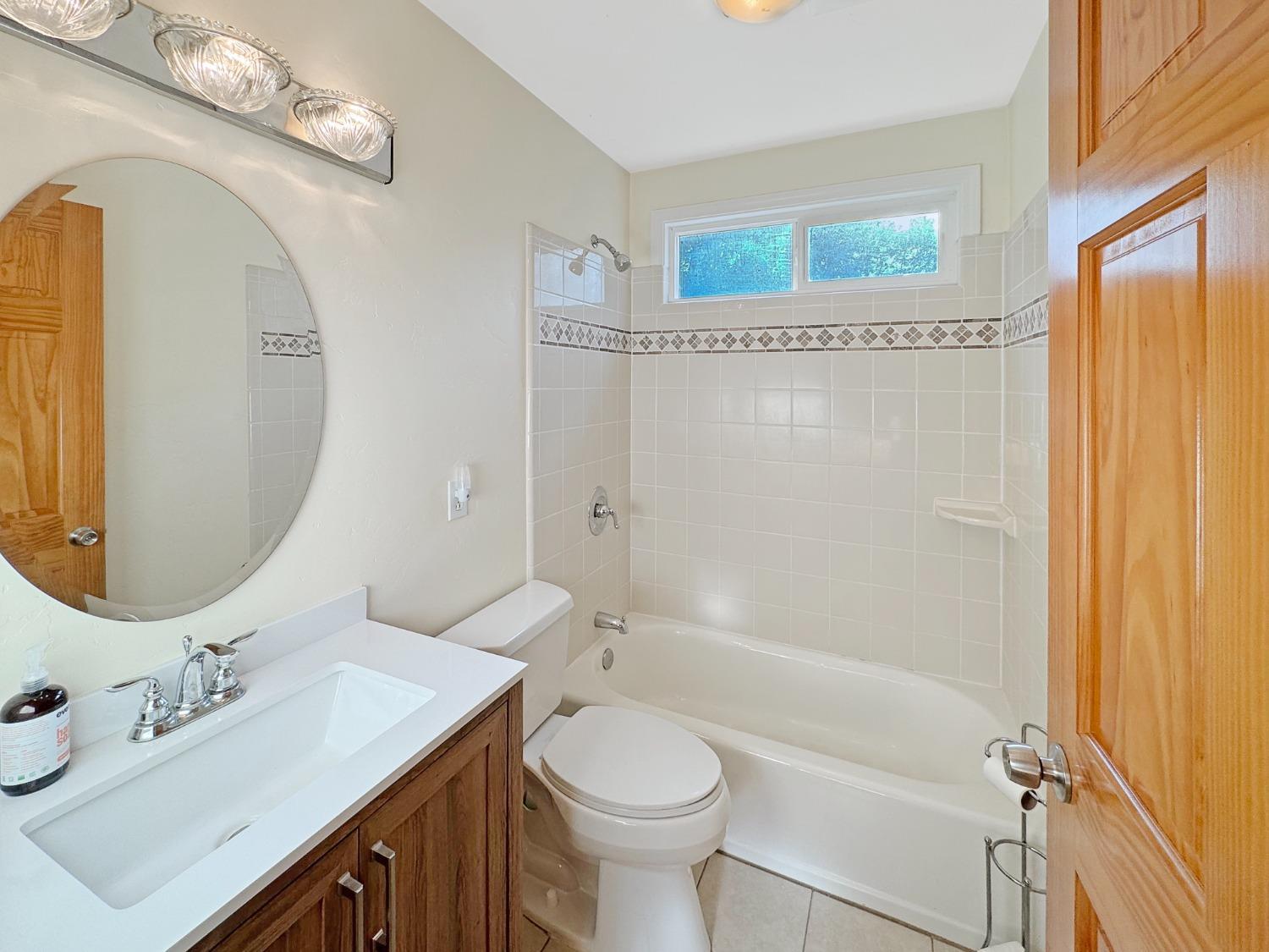 Nevada City, California, 95959, United States, 5 Bedrooms Bedrooms, ,4 BathroomsBathrooms,Residential,For Sale,1994269