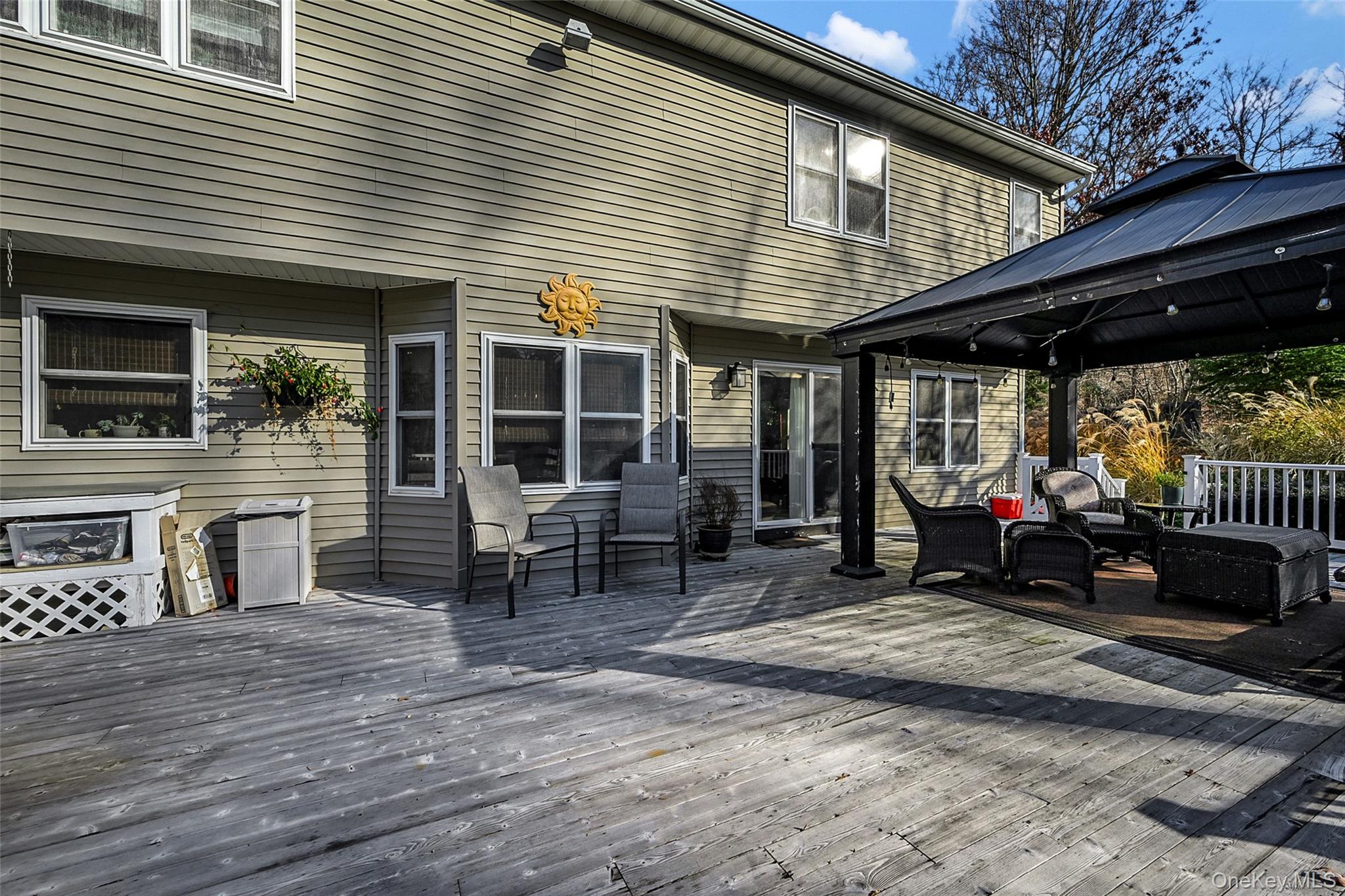 Wading River, New York, 11792, United States, 4 Bedrooms Bedrooms, ,3 BathroomsBathrooms,Residential,For Sale,2002958