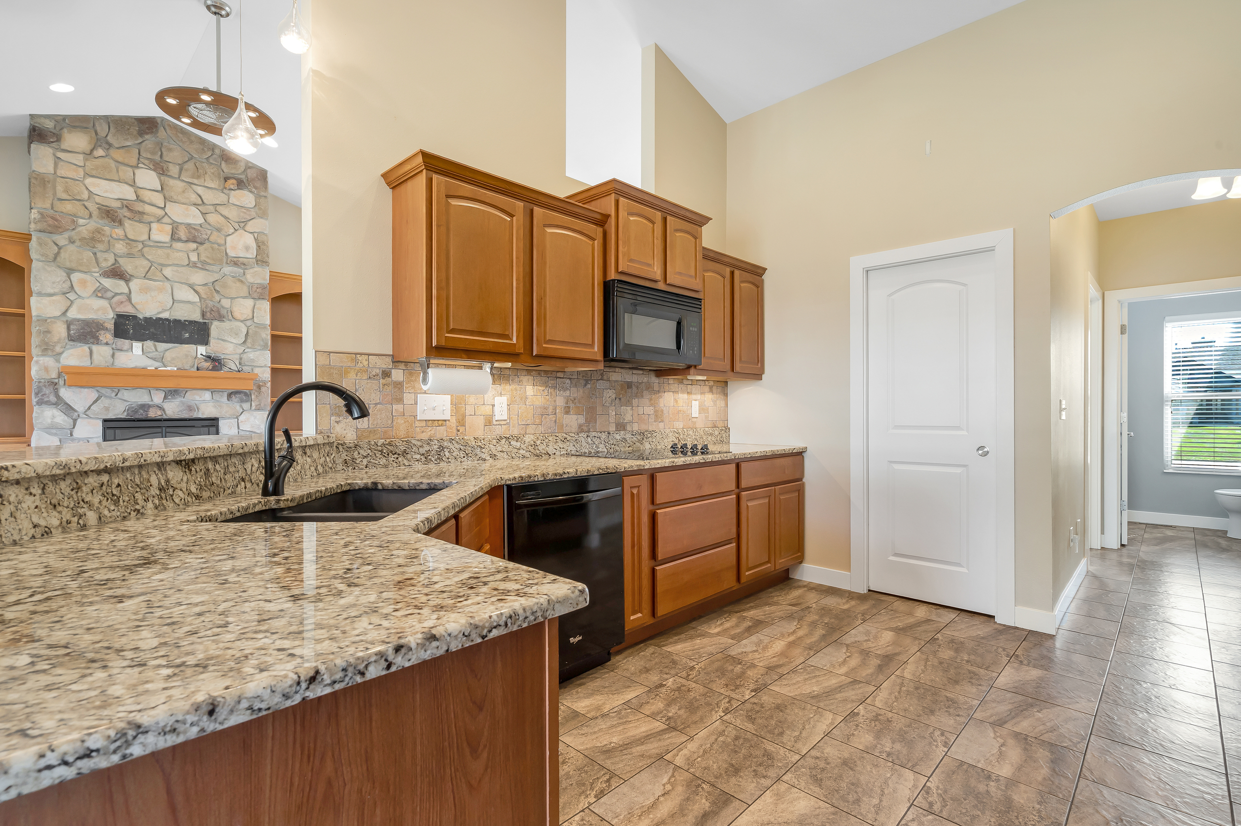 Waterloo, Illinois, 62298, United States, 5 Bedrooms Bedrooms, ,4 BathroomsBathrooms,Residential,For Sale,1978838