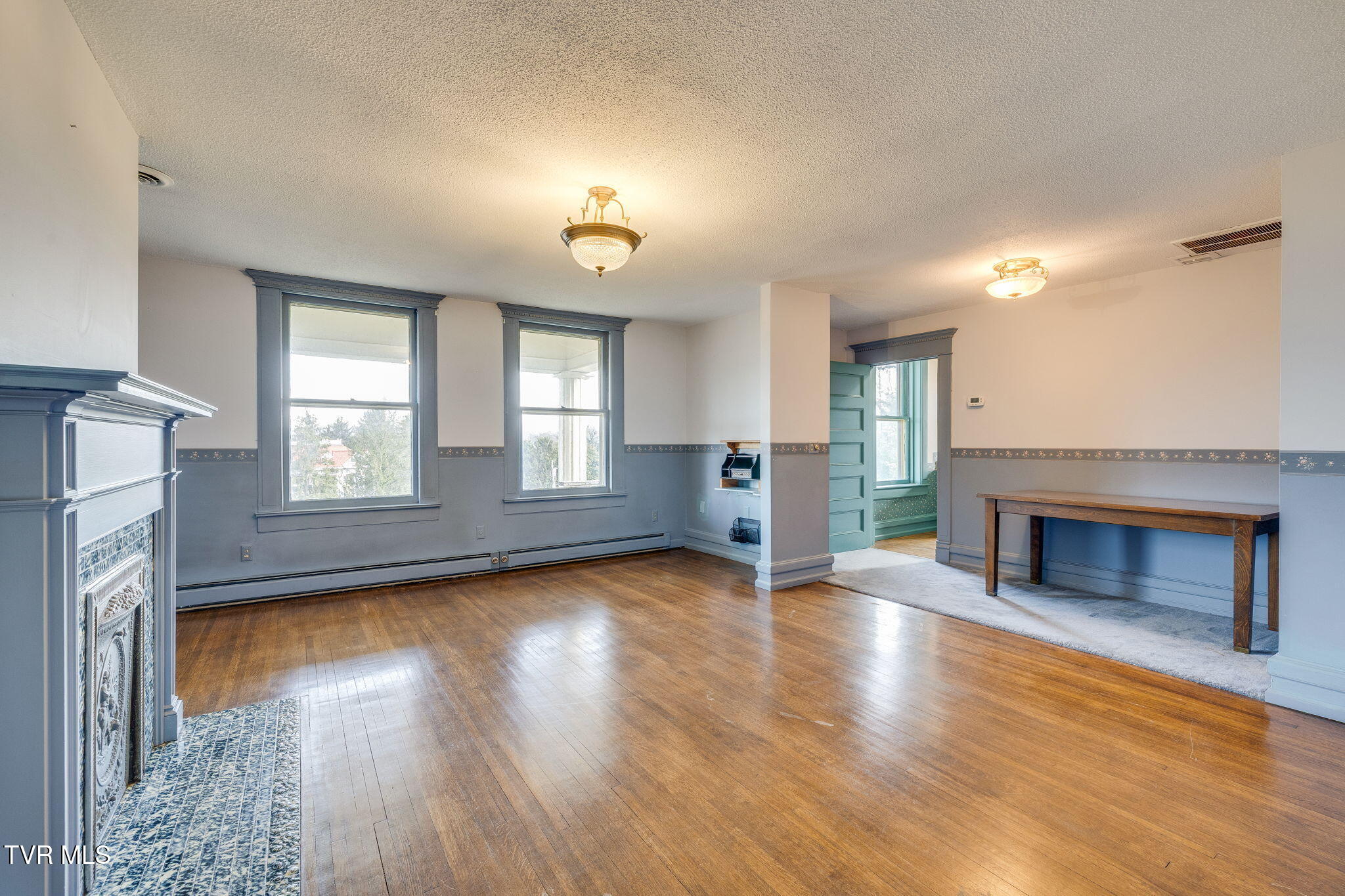 Bristol, Tennessee, 37620, United States, 4 Bedrooms Bedrooms, ,5 BathroomsBathrooms,Residential,For Sale,2005262