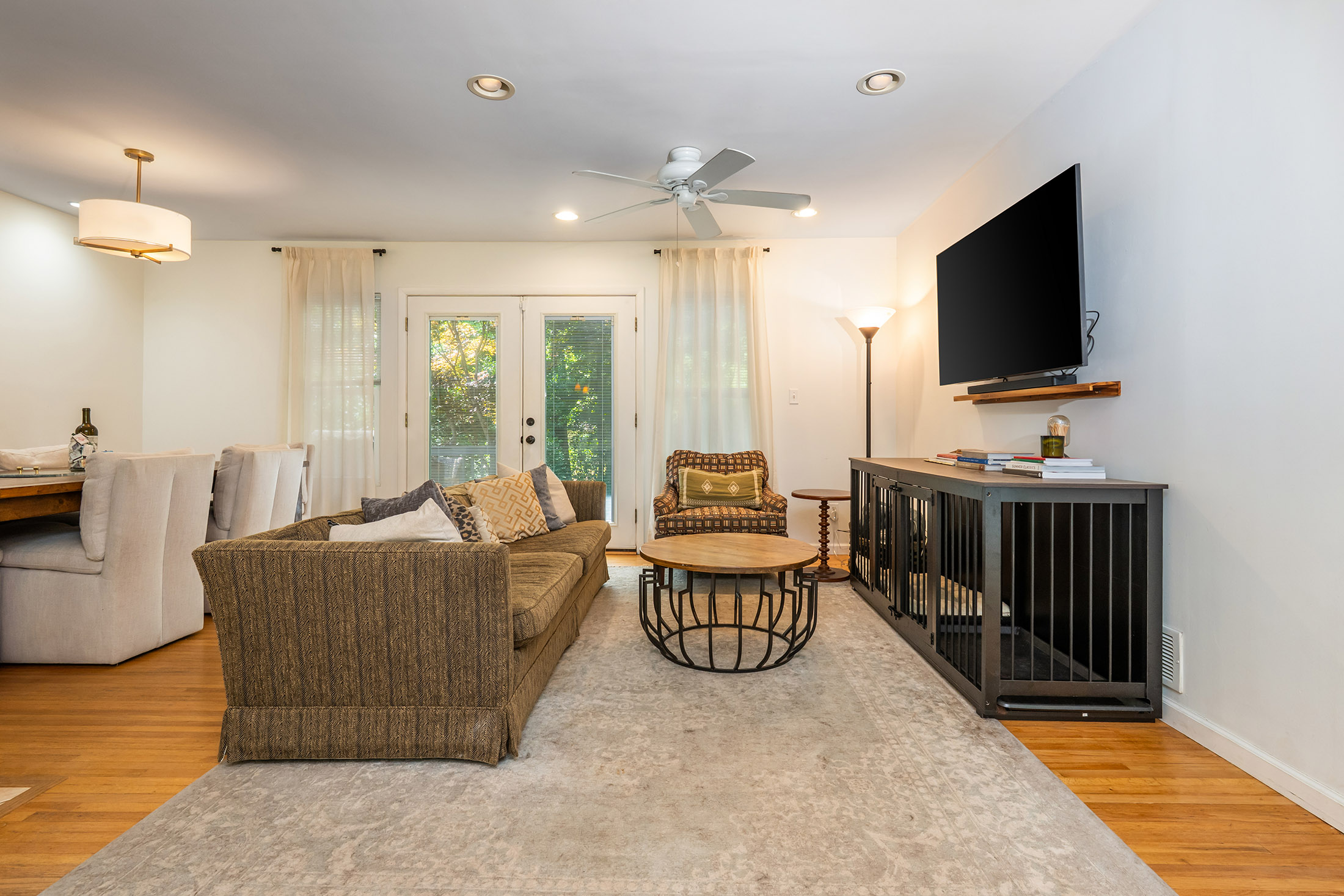  Classic Brick Ranch in Sought-After Wakefield Forest - 物件實景