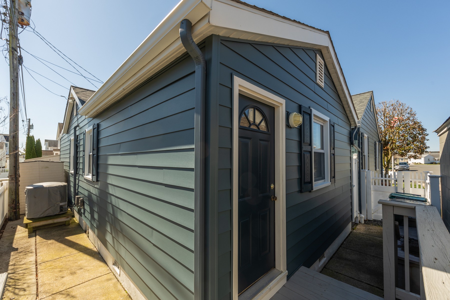  221N Belmont Drive - 物件實景