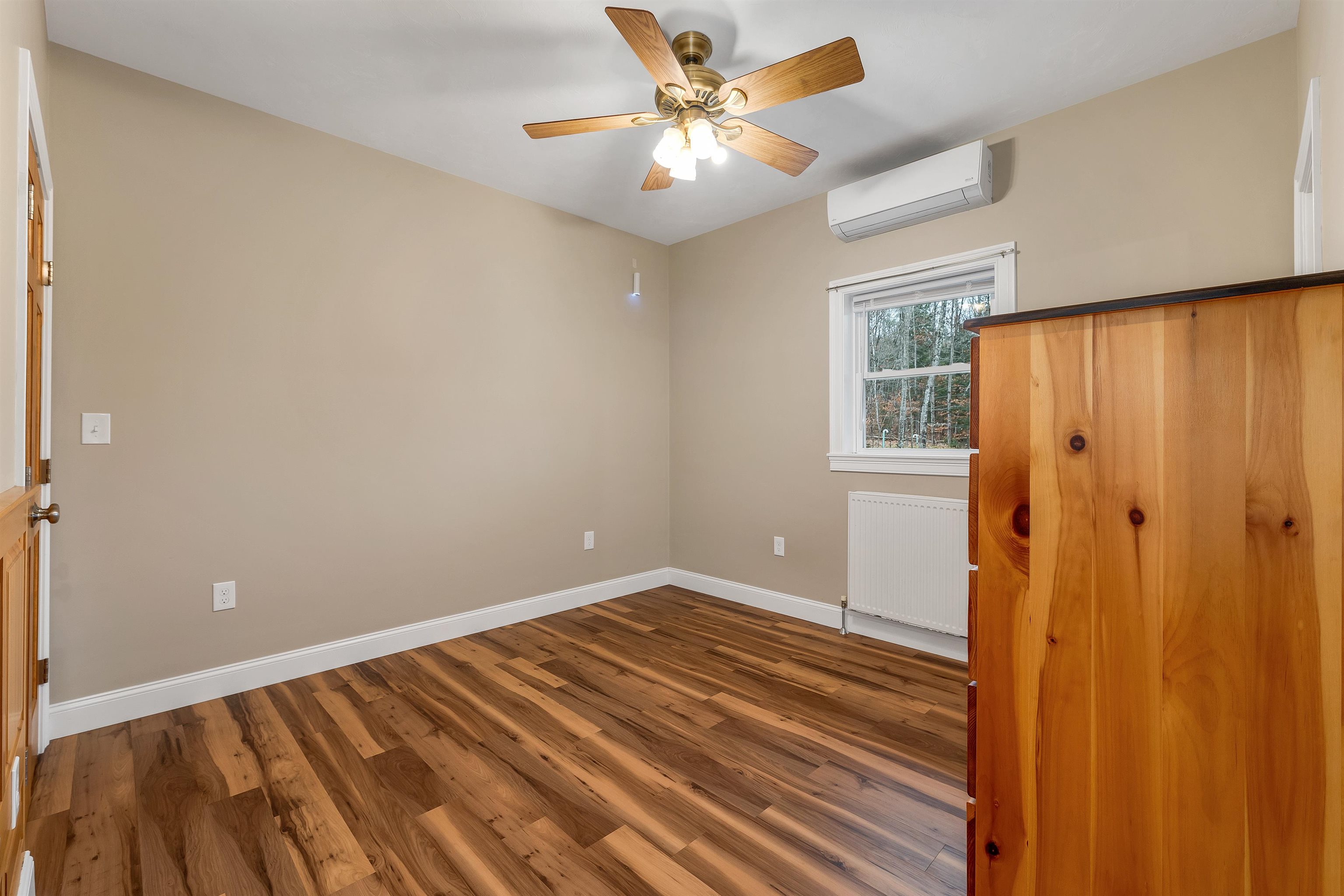 Meredith, New Hampshire, 03253, United States, 4 Bedrooms Bedrooms, ,2 BathroomsBathrooms,Residential,For Sale,1998295