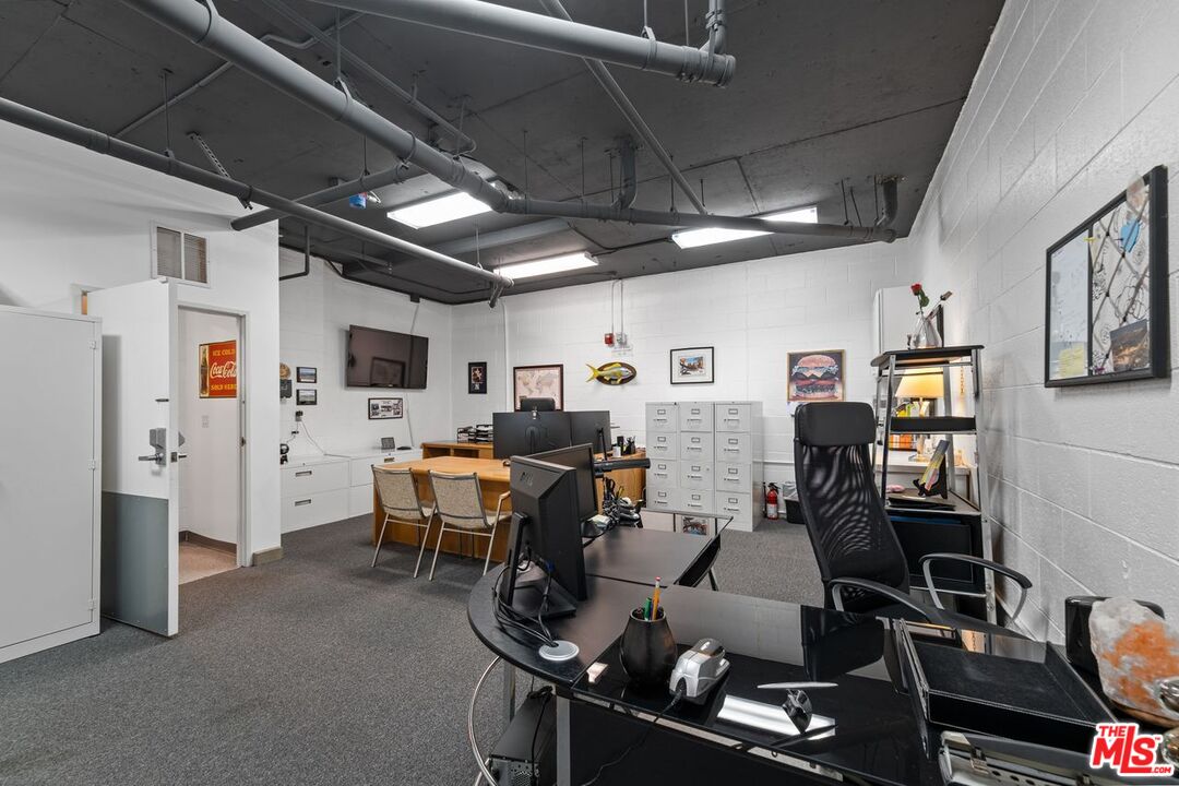 Los Angeles, California, 90094, United States, 3 Bedrooms Bedrooms, ,4 BathroomsBathrooms,Residential,For Sale,1947041