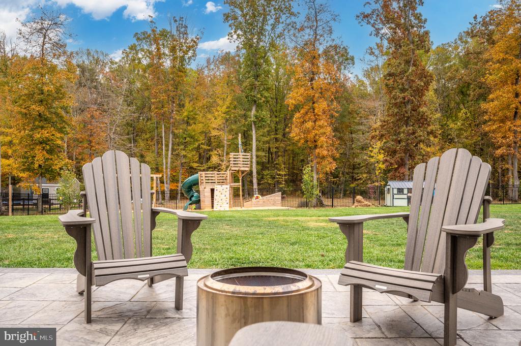 Fredericksburg, Virginia, 22406, United States, 5 Bedrooms Bedrooms, ,4 BathroomsBathrooms,Residential,For Sale,2005971