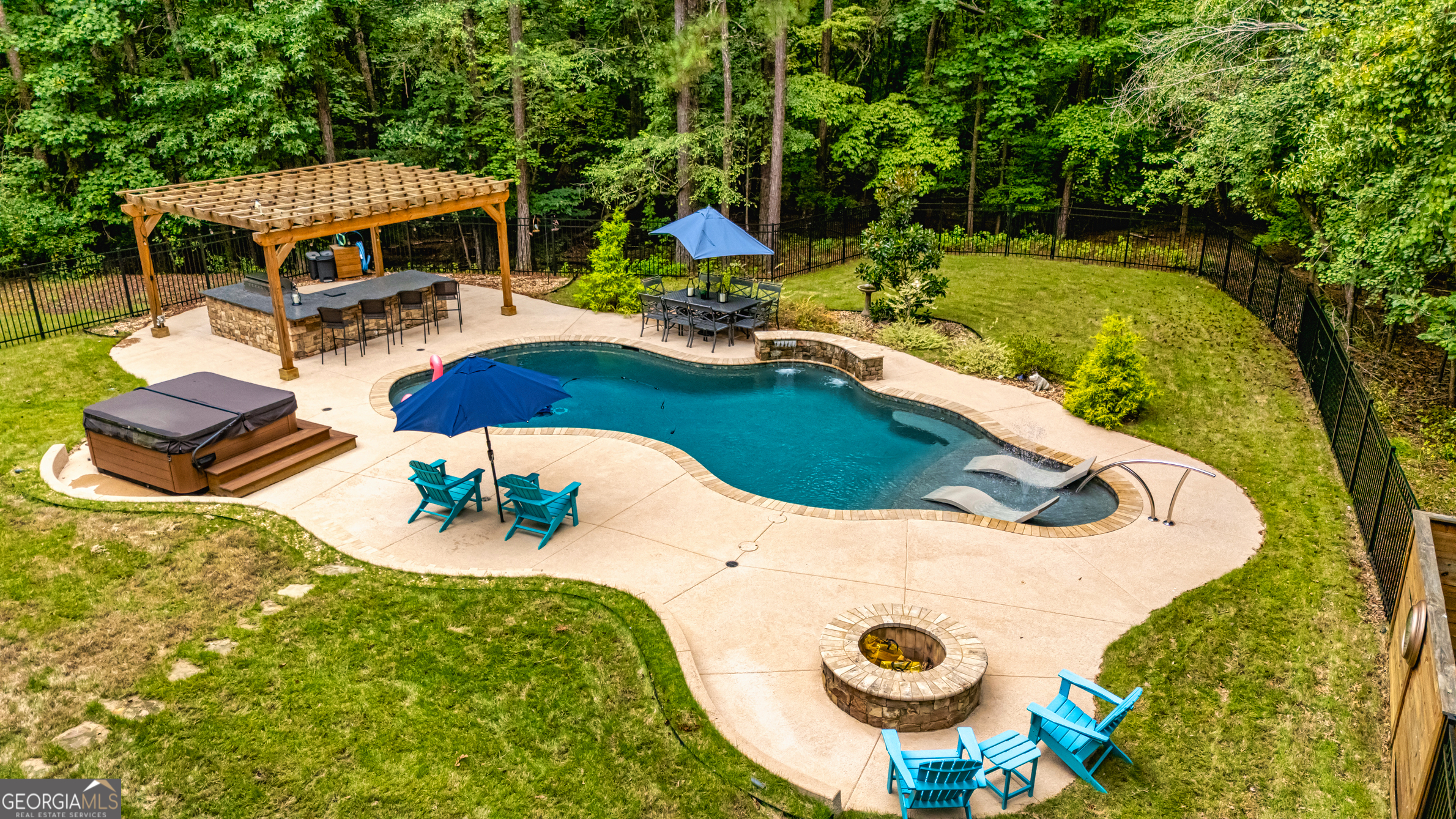 Newnan, Georgia, 30263, United States, 4 Bedrooms Bedrooms, ,5 BathroomsBathrooms,Residential,For Sale,1932602