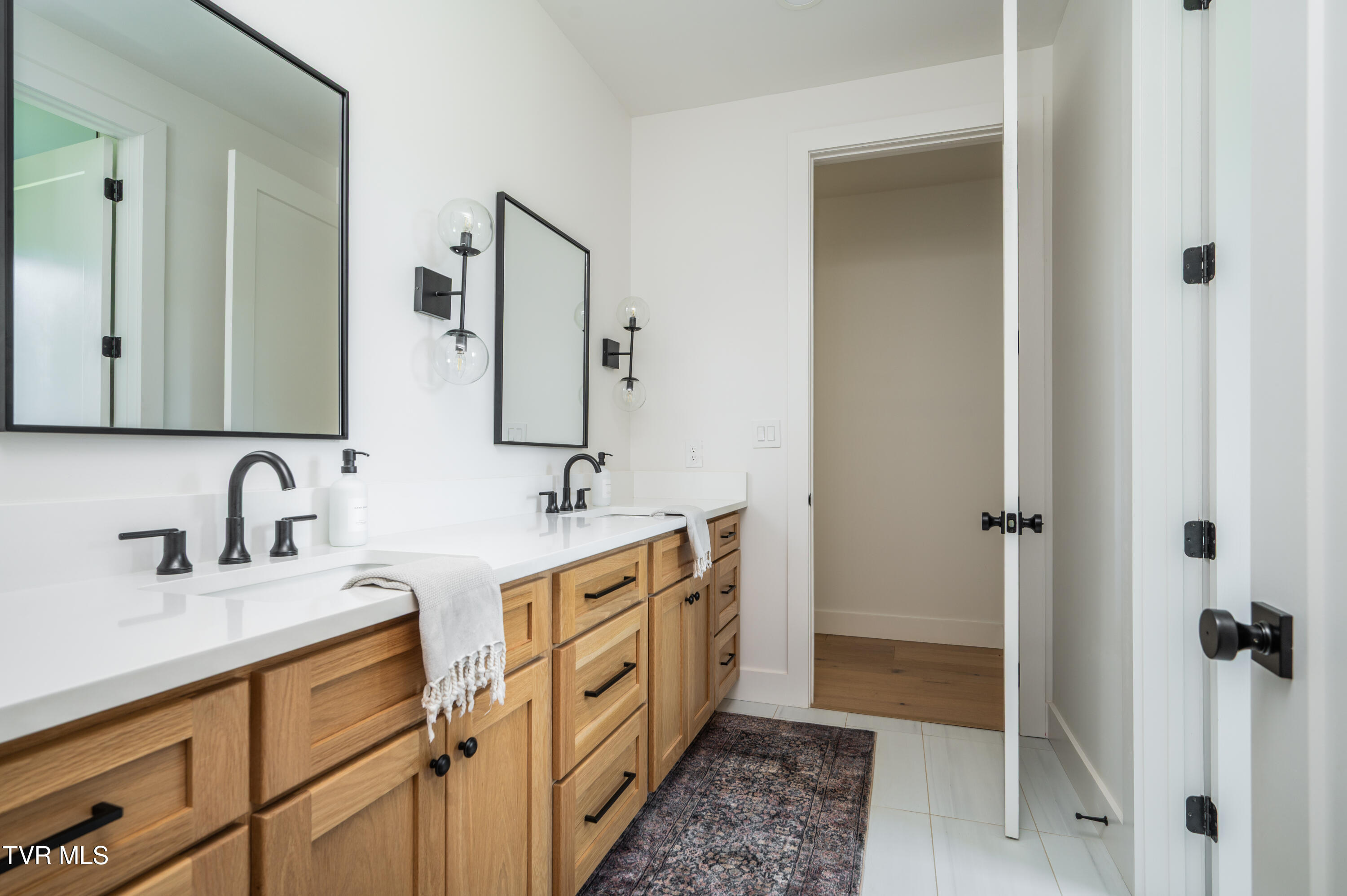 Kingsport, Tennessee, 37664, United States, 4 Bedrooms Bedrooms, ,4 BathroomsBathrooms,Residential,For Sale,1981214