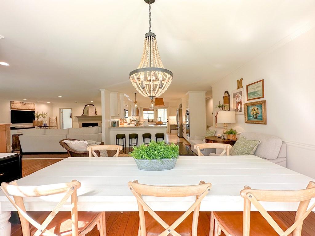 Calhoun, Georgia, 30701, United States, 4 Bedrooms Bedrooms, ,3 BathroomsBathrooms,Residential,For Sale,1762093