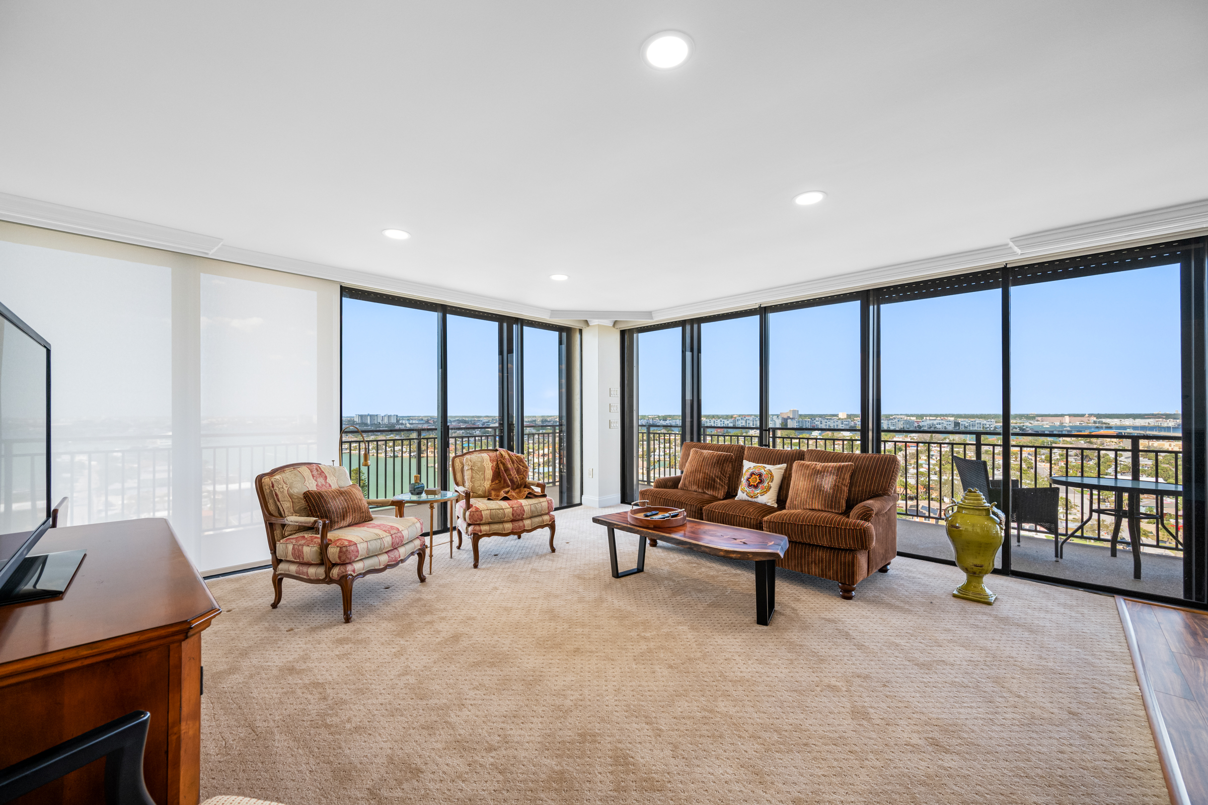 Treasure Island, Florida, 33706, United States, 2 Bedrooms Bedrooms, ,2 BathroomsBathrooms,Residential,For Sale,1998023