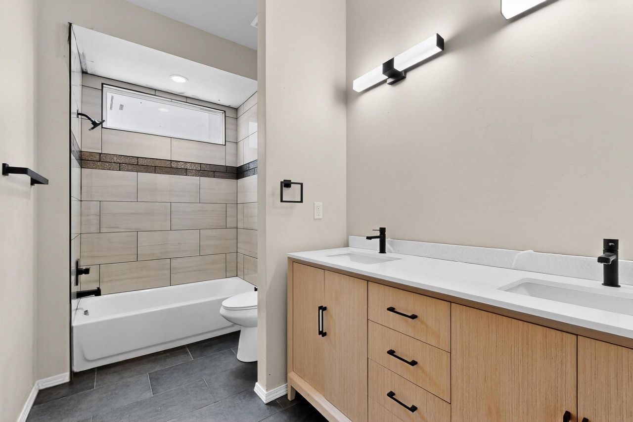 Albuquerque, New Mexico, 87120, United States, 3 Bedrooms Bedrooms, ,3 BathroomsBathrooms,Residential,For Sale,1876398