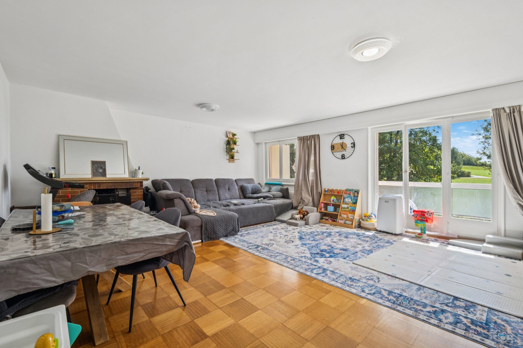  Ideal location for this spacious apartment - 物件實景