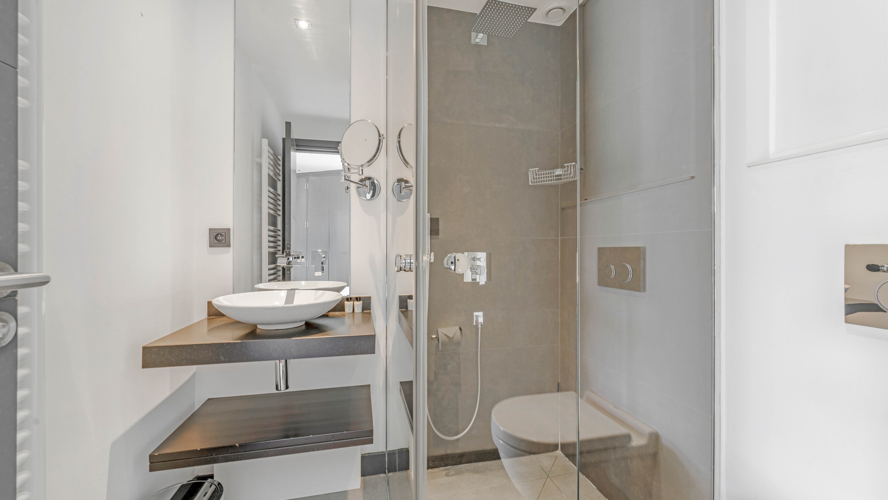  Sole agents - Contemporary villa for sale in Grimaud with sea view and pool - 物件實景