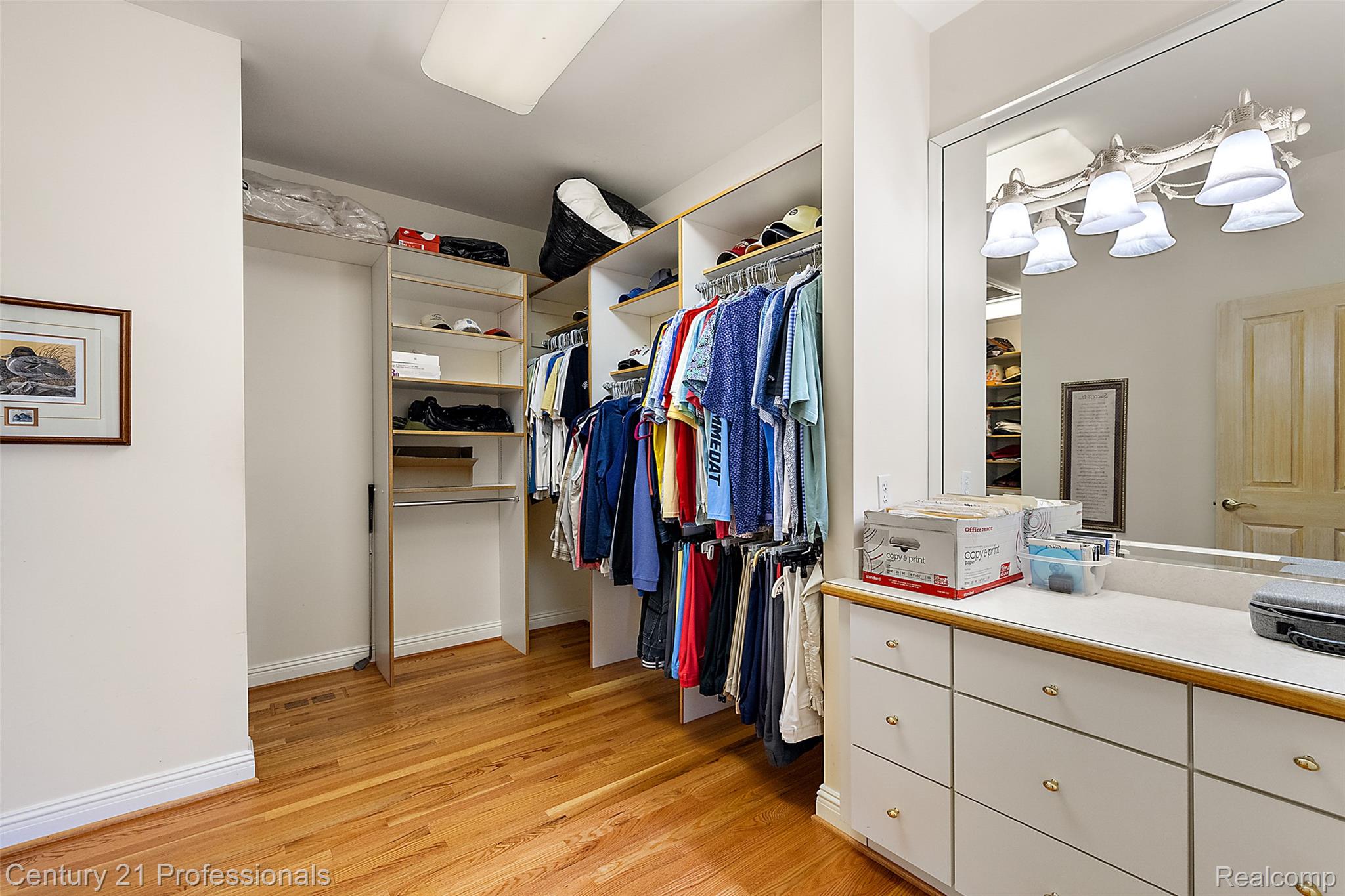 GrandBlanc, Michigan, 48439, United States, 4 Bedrooms Bedrooms, ,5 BathroomsBathrooms,Residential,For Sale,1980457