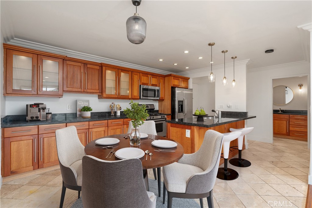 West Hollywood, California, 90069, United States, 1 Bedroom Bedrooms, ,1 BathroomBathrooms,Residential,For Sale,1896618