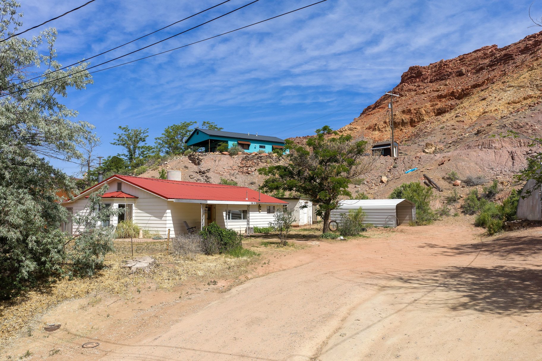  Fixer-Upper Opportunity - Priced to Sell - 物件實景