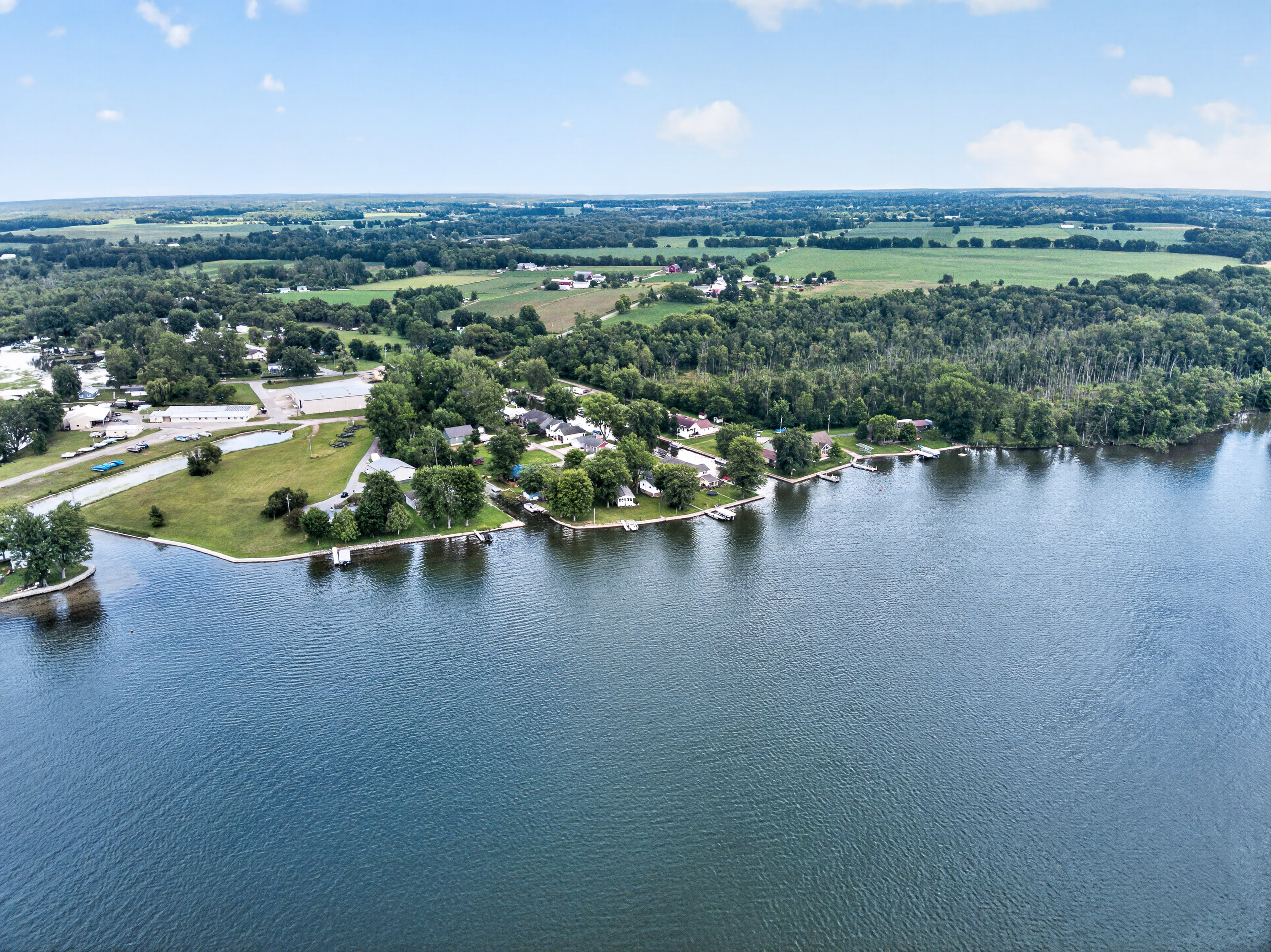  Beautifully Updated Waldron Lake Cottage - 物件實景